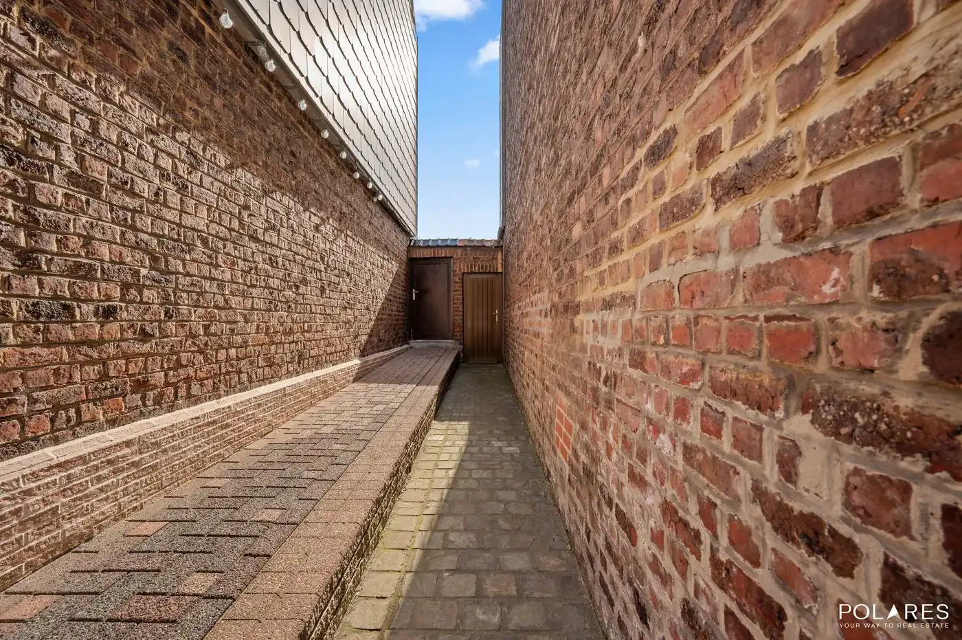 Halfopen woning met veel potentieel in Halle  foto 16