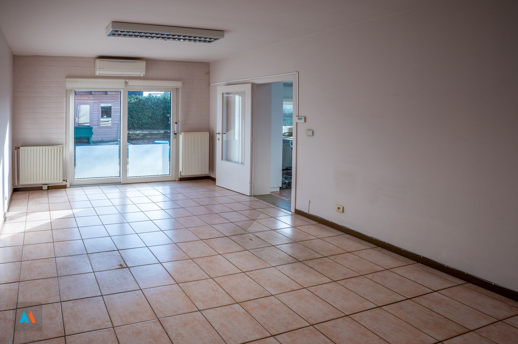 Polyvalent gebouw foto 19