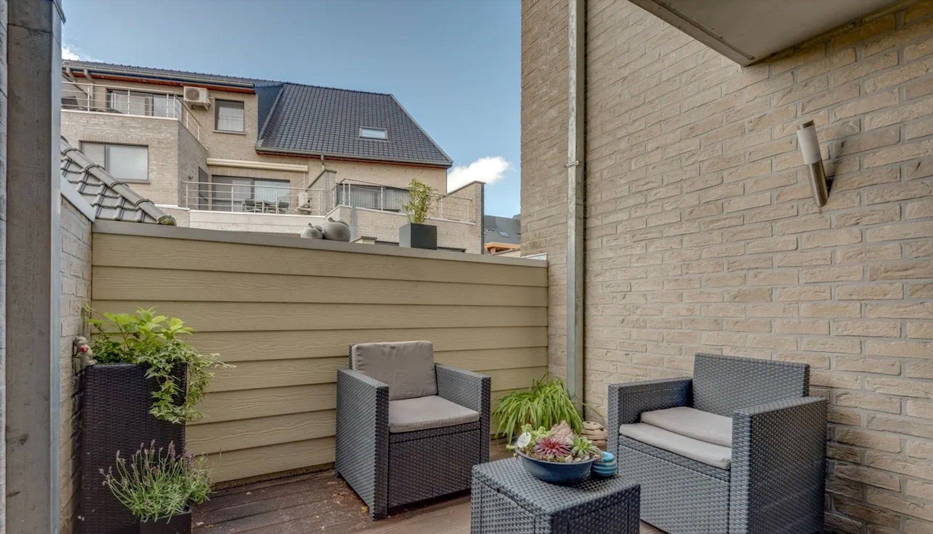 Gezellig appartement met 2 slaapkamers en garage foto {{pictureIndex}}