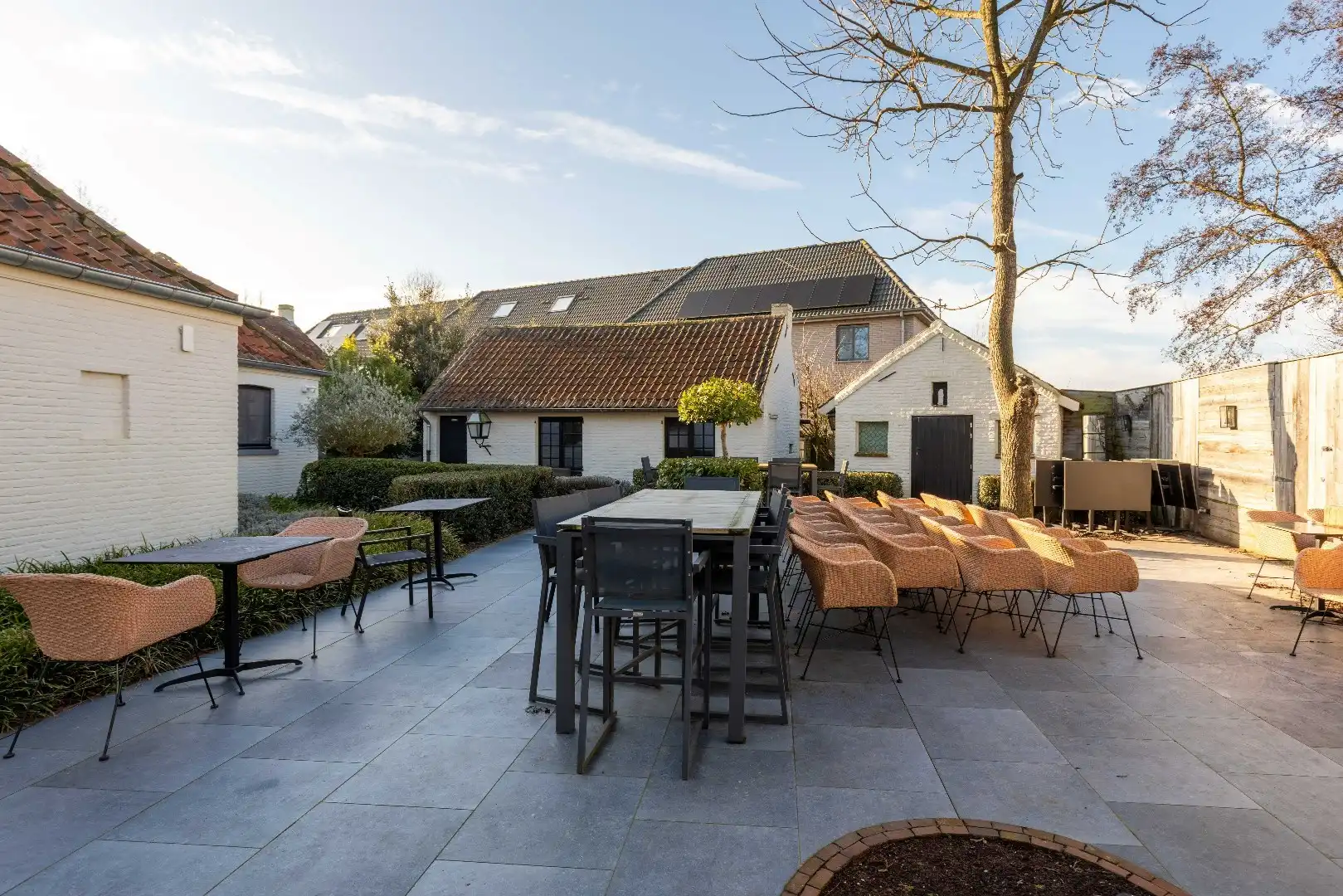 Luxe horecazaak met woonst, parking, terrassen en bureel te Oostduinkerke. foto 17