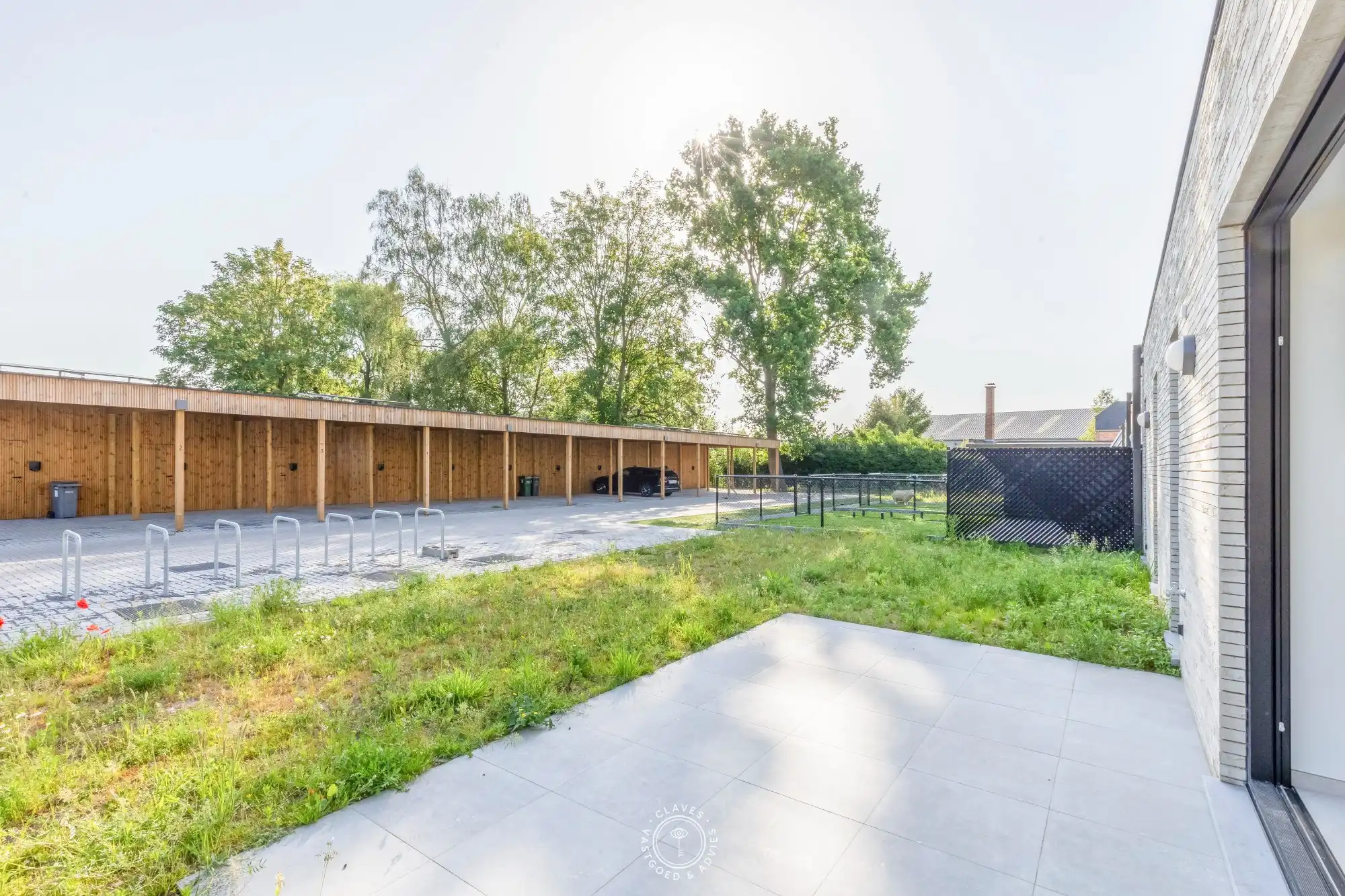 Deluxe drieslaapkamerappartement met privatieve tuin foto 12