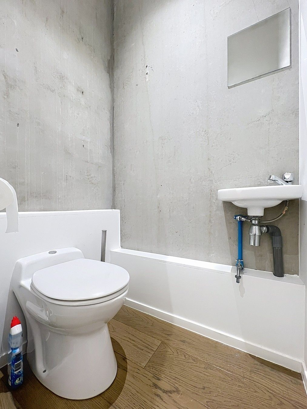 Winkelpand TE HUUR met industriële uitstraling in de Delaerestraat tussen stijlvolle handelszaken. foto 12