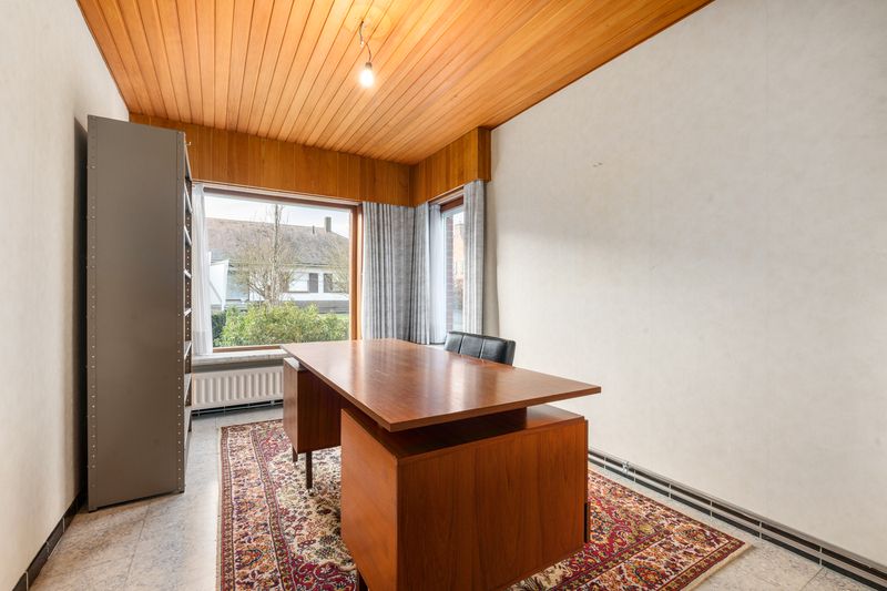 Torhout- Vrijstaande woning met 5 slaapkamers. foto 7