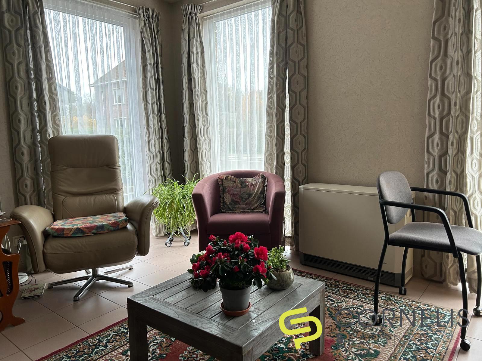 Gelijkvloers appartement met twee slaapkamers en garagebox foto 3