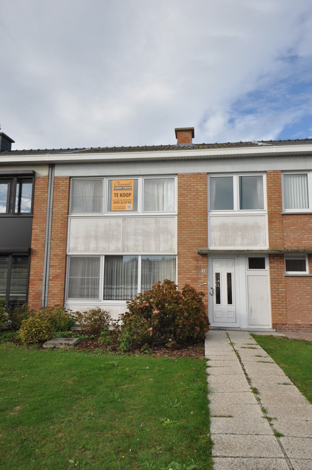Verzorgde woning met zonnige tuin foto {{pictureIndex}}