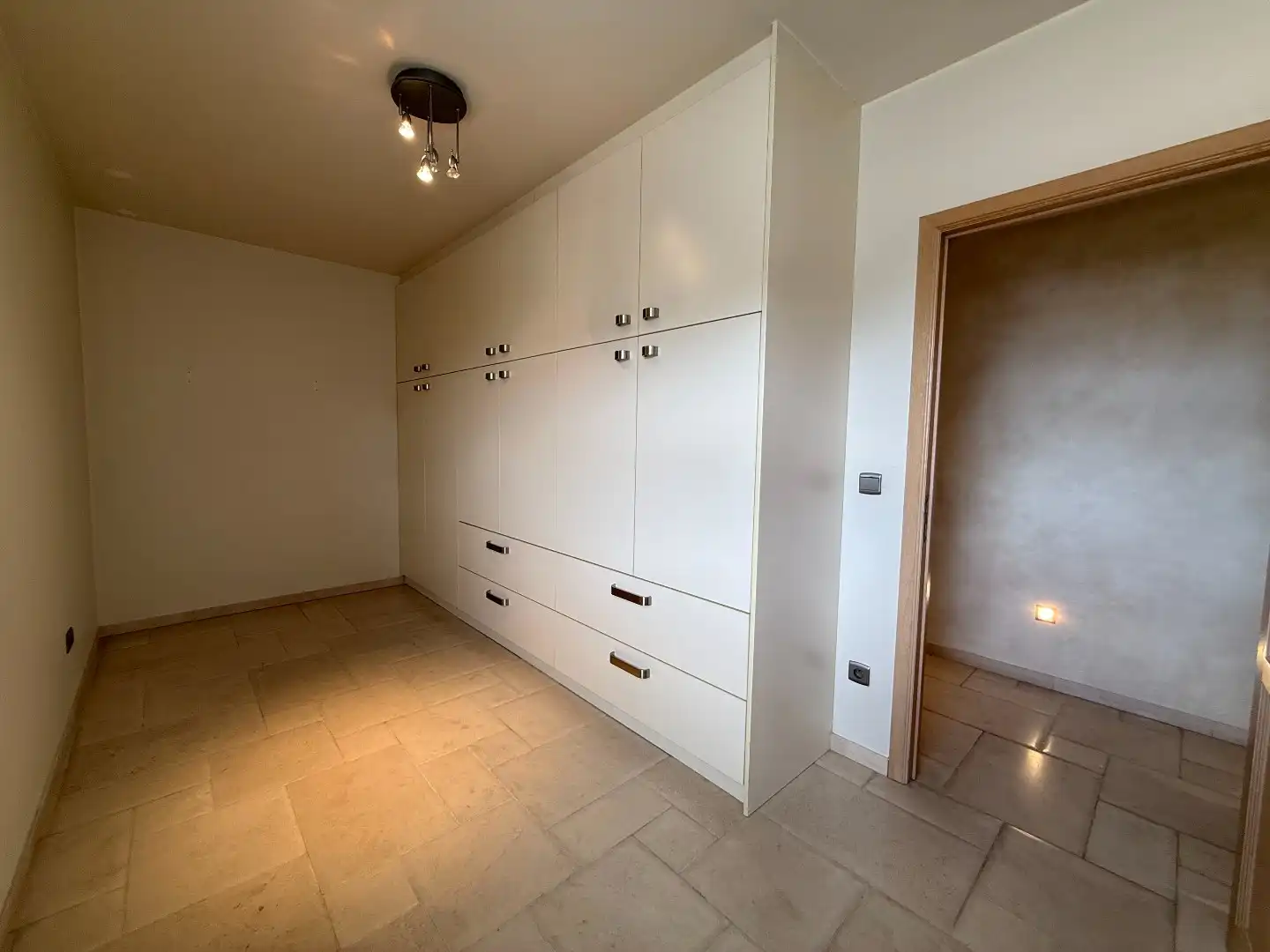 Riant en bemeubeld appartement met 5 slpks en daktuin in Balen-centrum ! foto 22