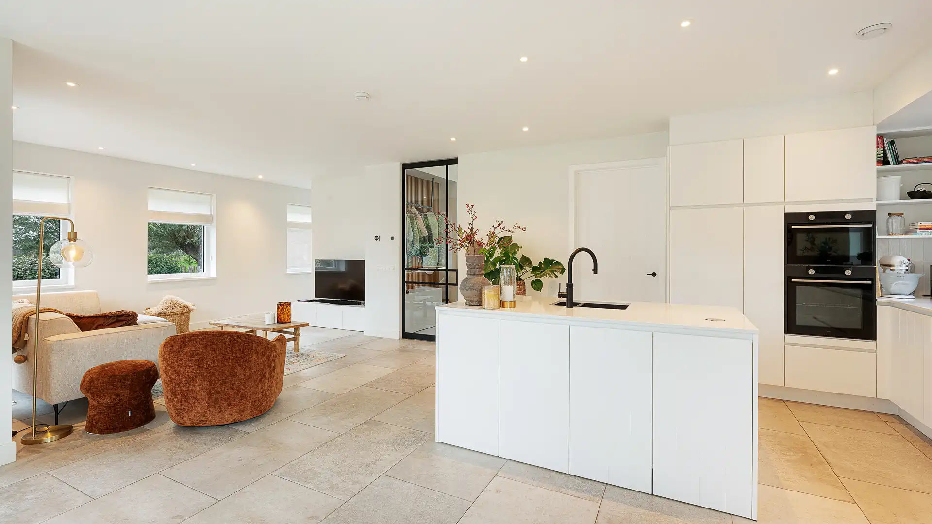 Recente, alleenstaande villa te Sluis, net over de grens met België foto 11