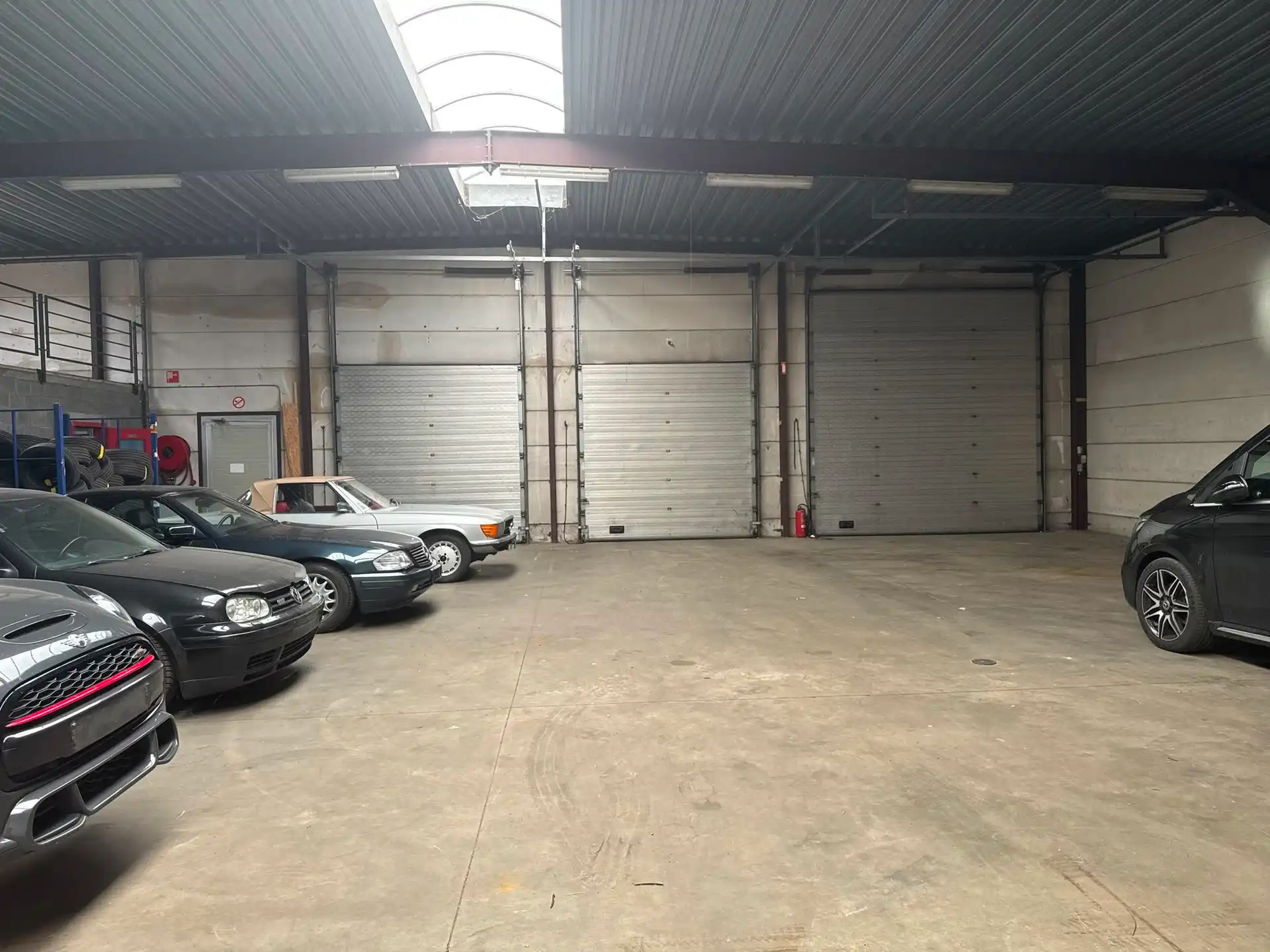 Magazijn 435m² met kantoren  te huur TTS-zone aan N16 in  Temse foto 4