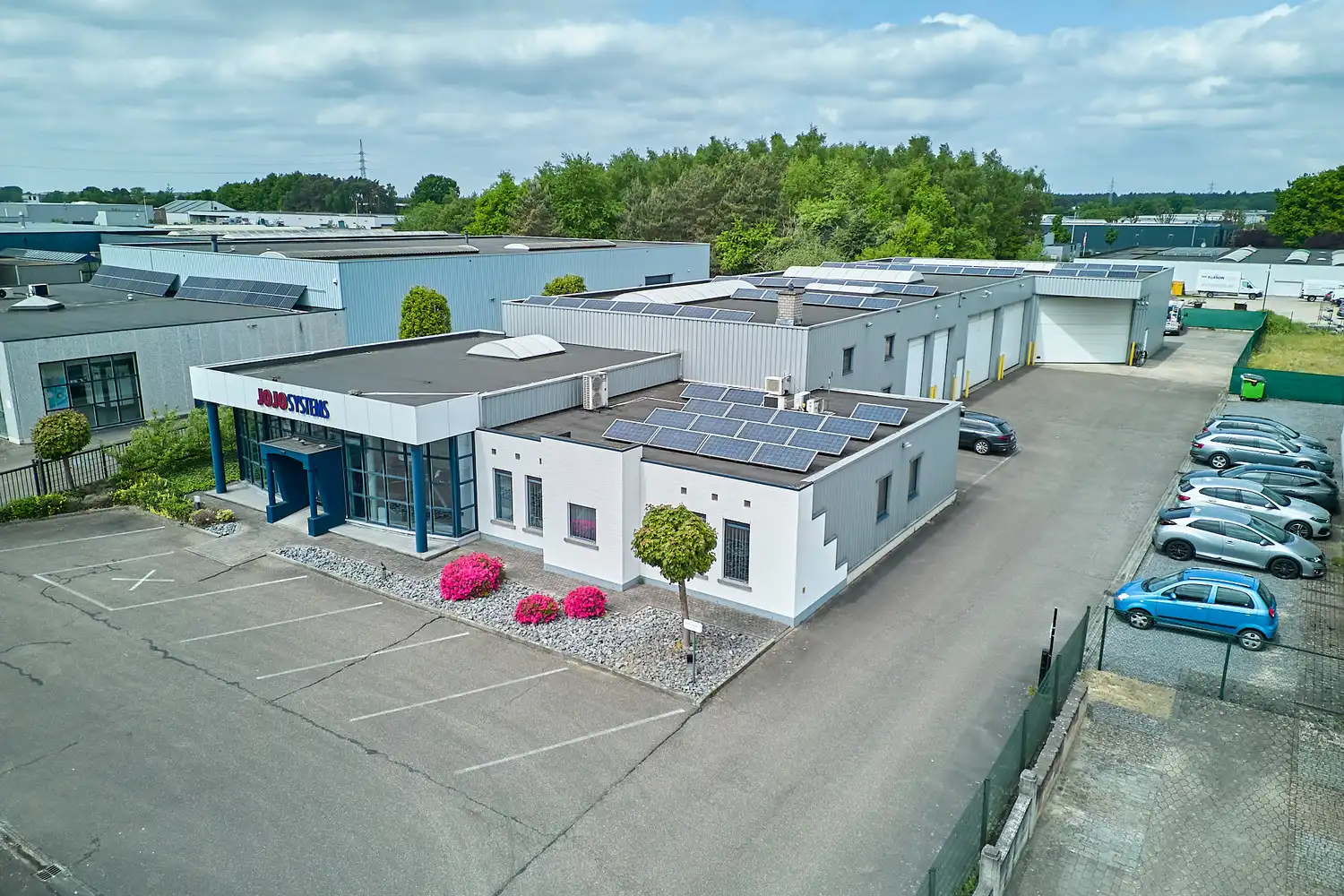 Representatief bedrijfsgebouw met luxe kantoren, showroom en bedrijfshal op zichtlocatie foto 4