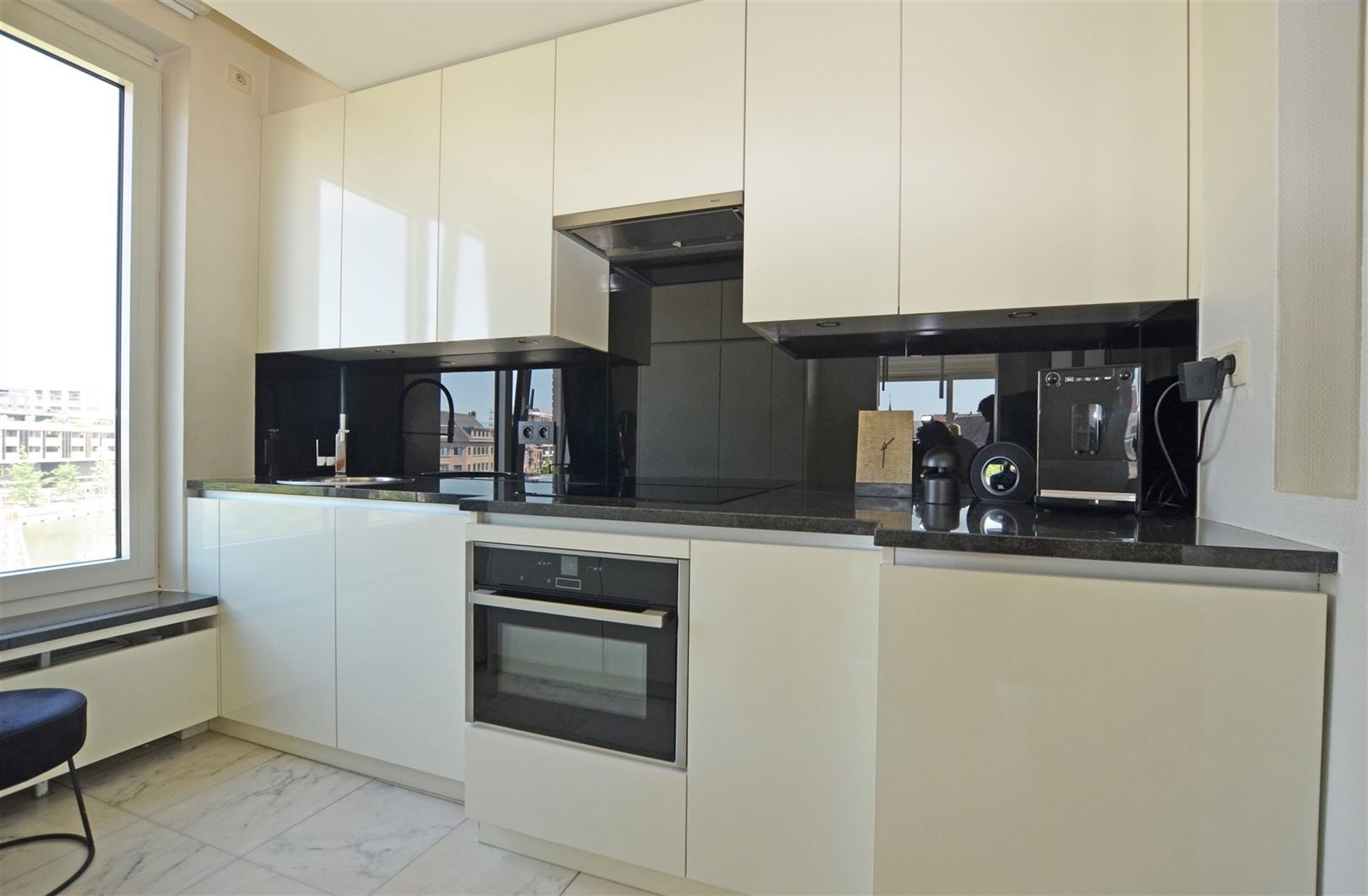 2-Slaapkamerappartement met zicht op de jachthaven van Hasselt foto 8