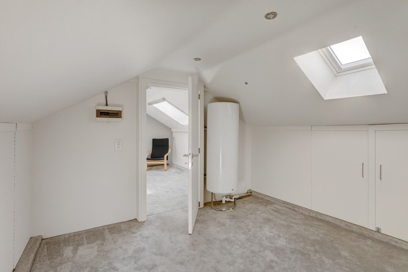 Gigantische, oerdegelijke woning met 4+ slpk., oprit, garage en west-tuin foto 23