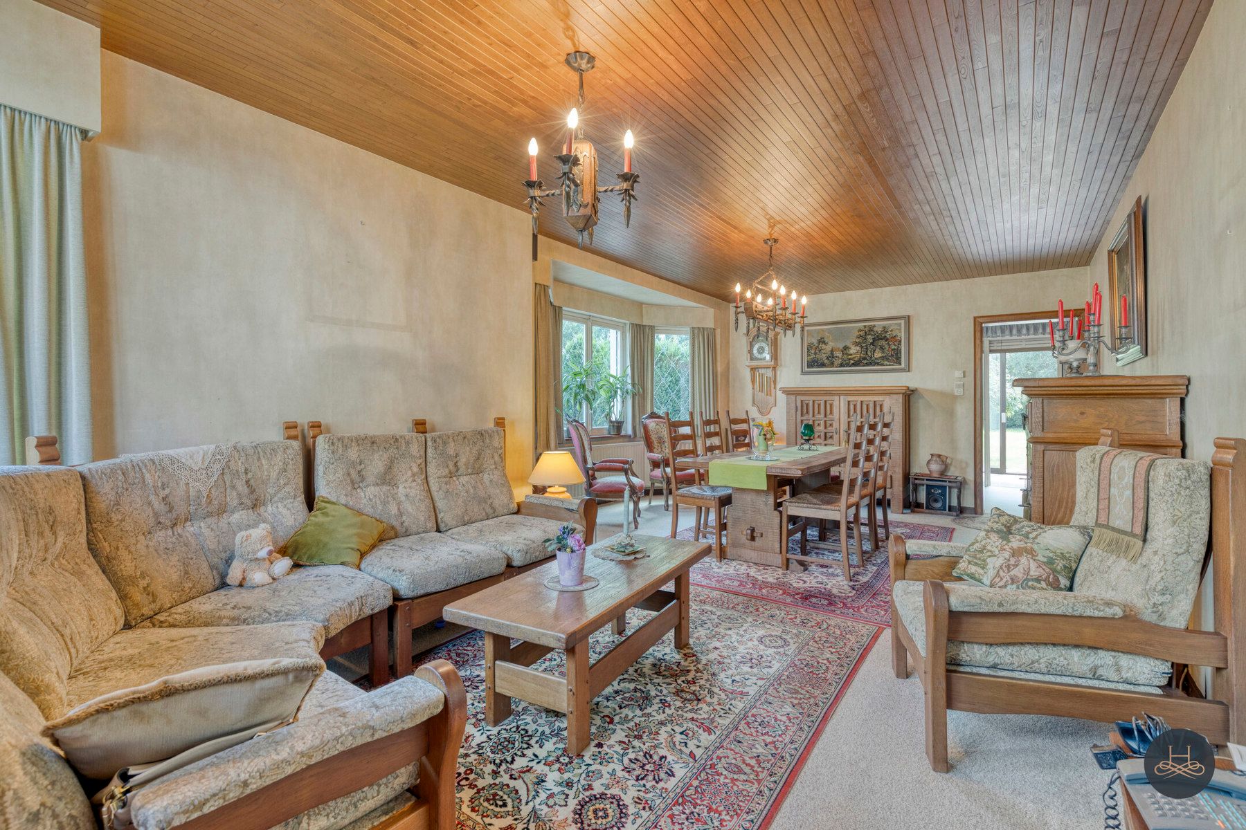 Charmante te renoveren open woning met enorme tuin en bos foto 5