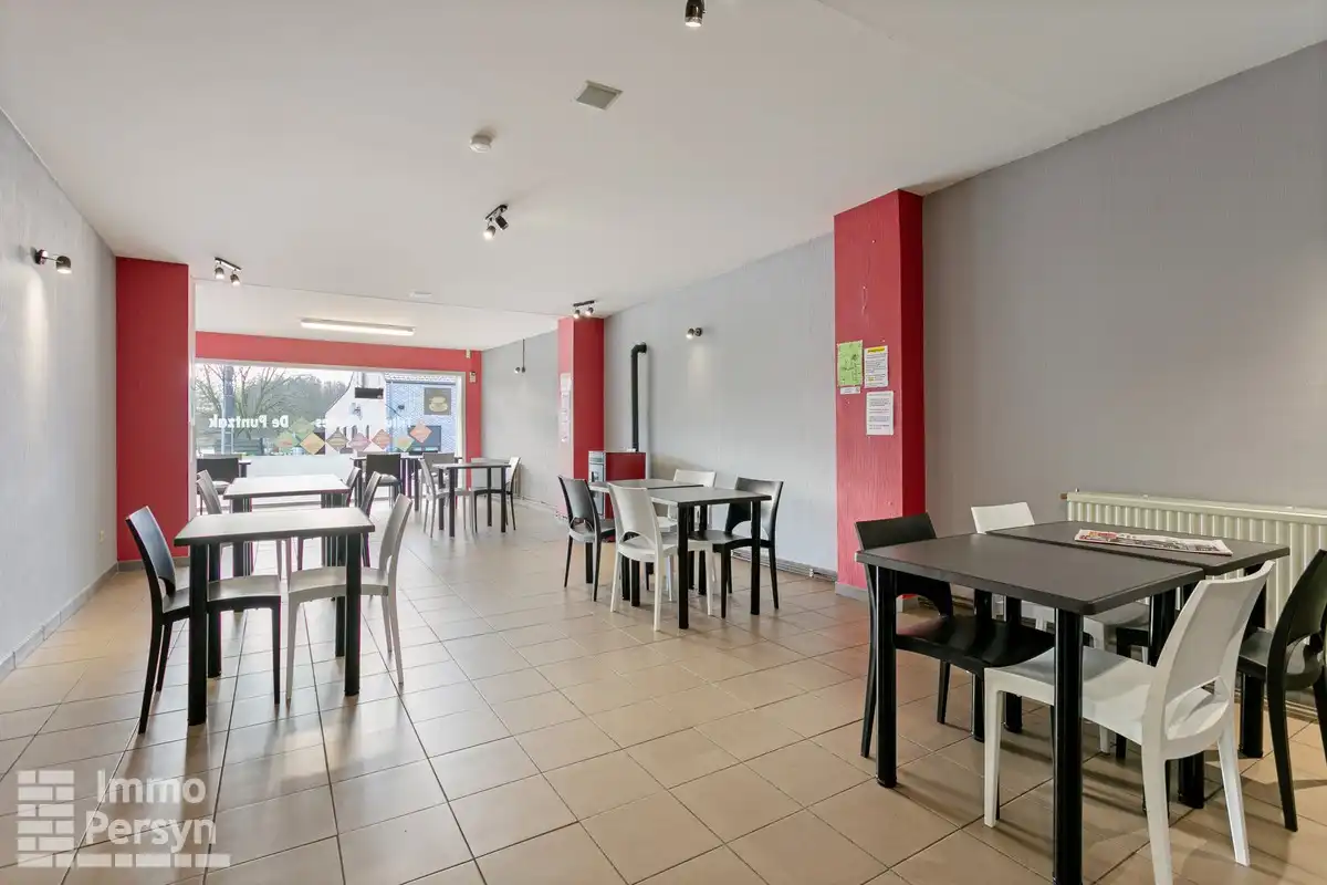 Commercieel pand (inclusief handelsfonds) met instapklaar appartement en achterliggend perceel foto 8