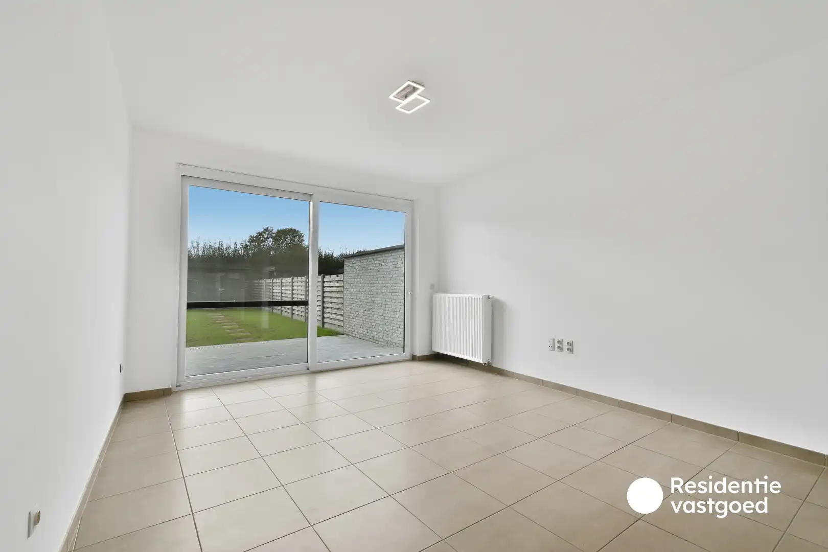 Recente woning met 3 slaapkamers en zonnige tuin nabij centrum Oudenburg foto 6