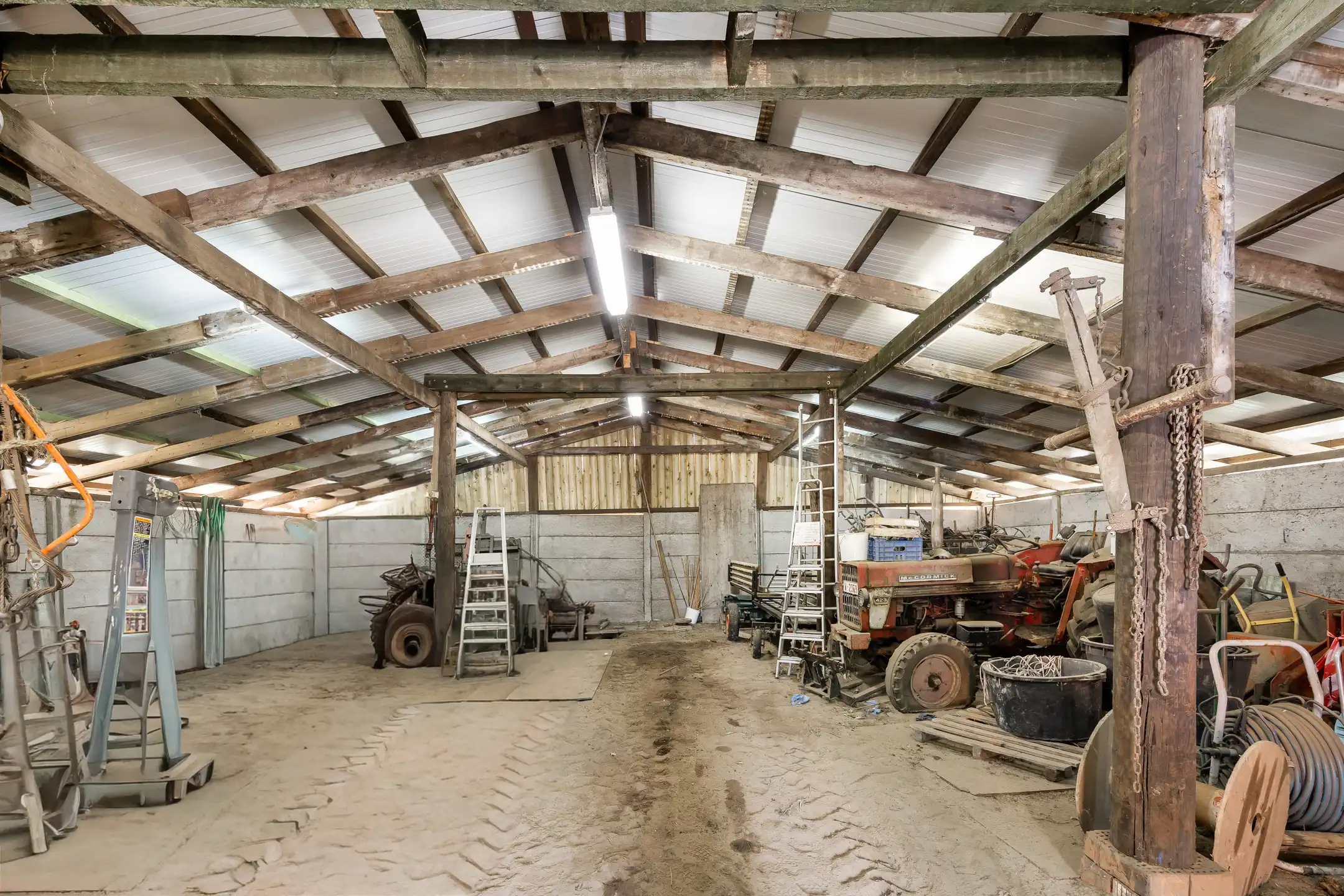 Unieke hoeve op een domein van maar liefst 8,56 Ha foto 22