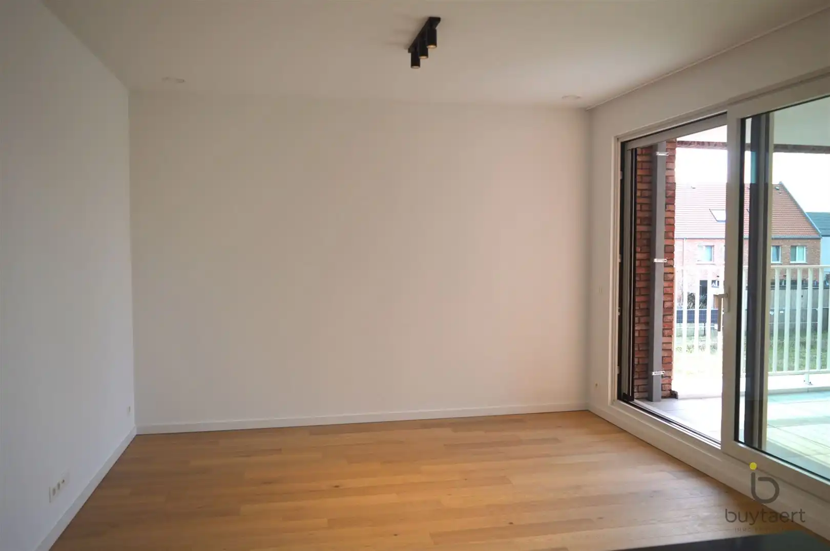 Nieuwbouw appartement met ruim terras en parking te Zoersel. foto 11