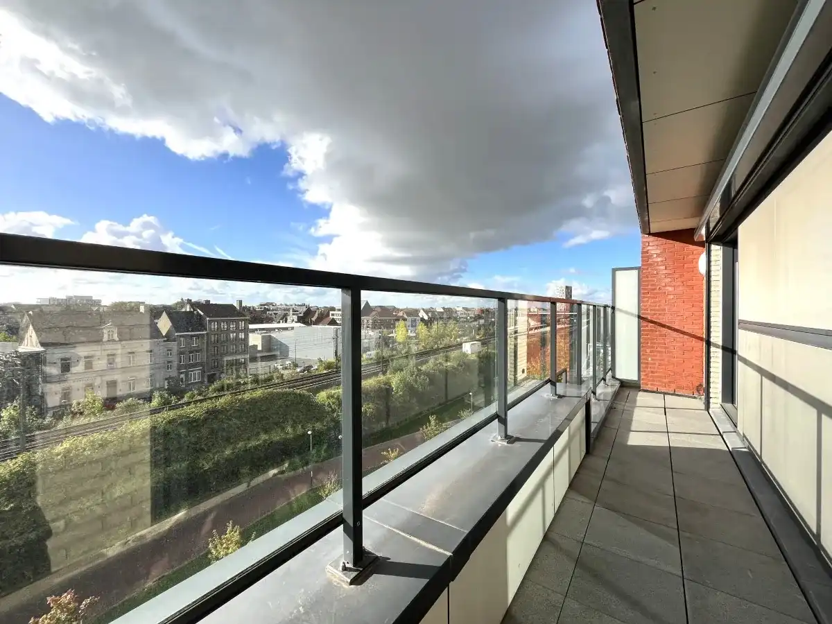 Te huur in Roeselare – Appartement met 2 slaapkamers en terras foto 12