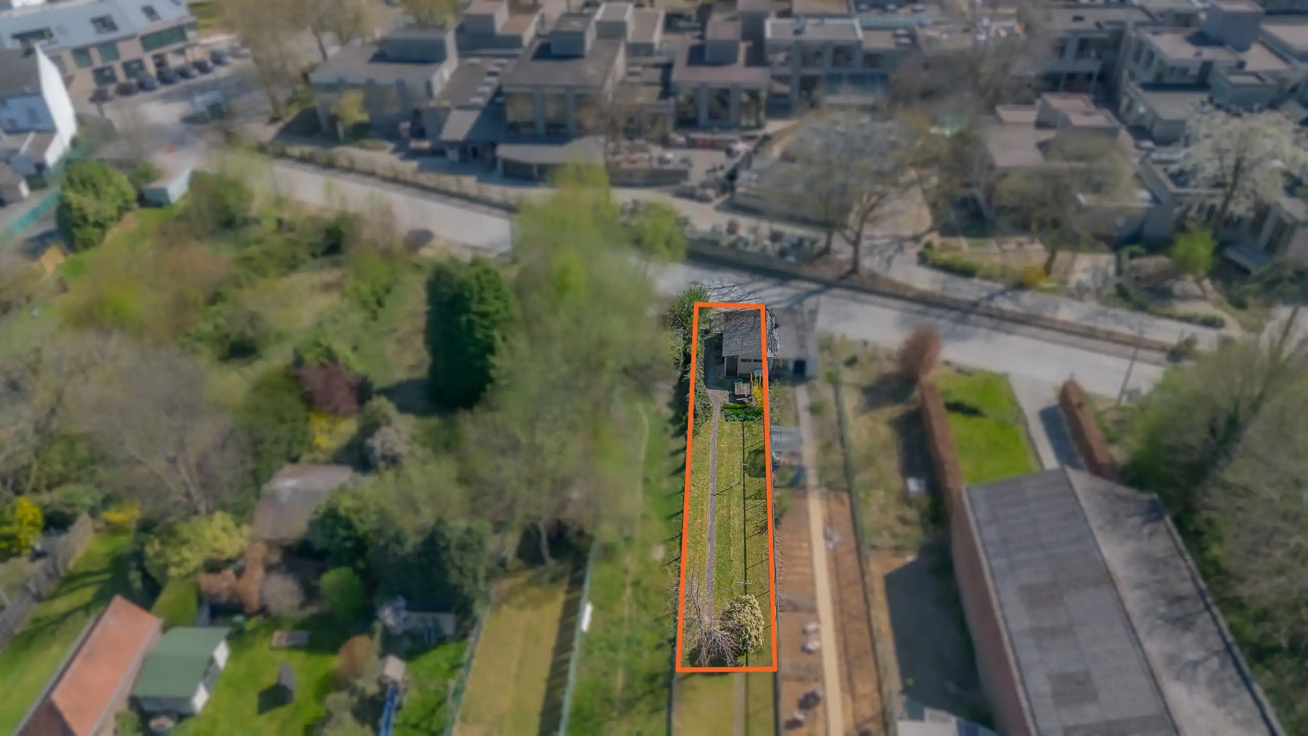 Bouwgrond voor gesloten bebouwing in doodlopende straat foto 2