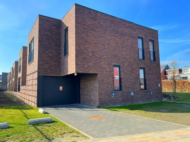 Ruim gelijkvloers appartement met zuidgericht terras foto 2