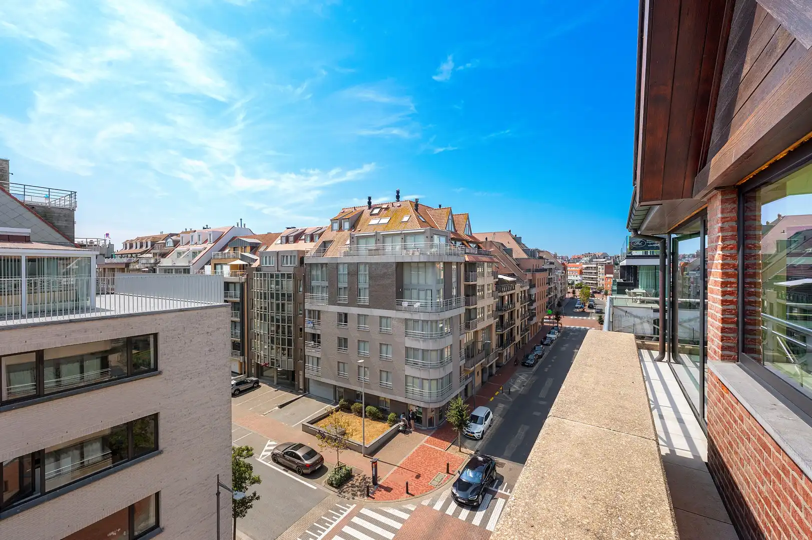 Prachtig gerenoveerd duplex hoekappartement nabij de Lippenslaan. foto 16