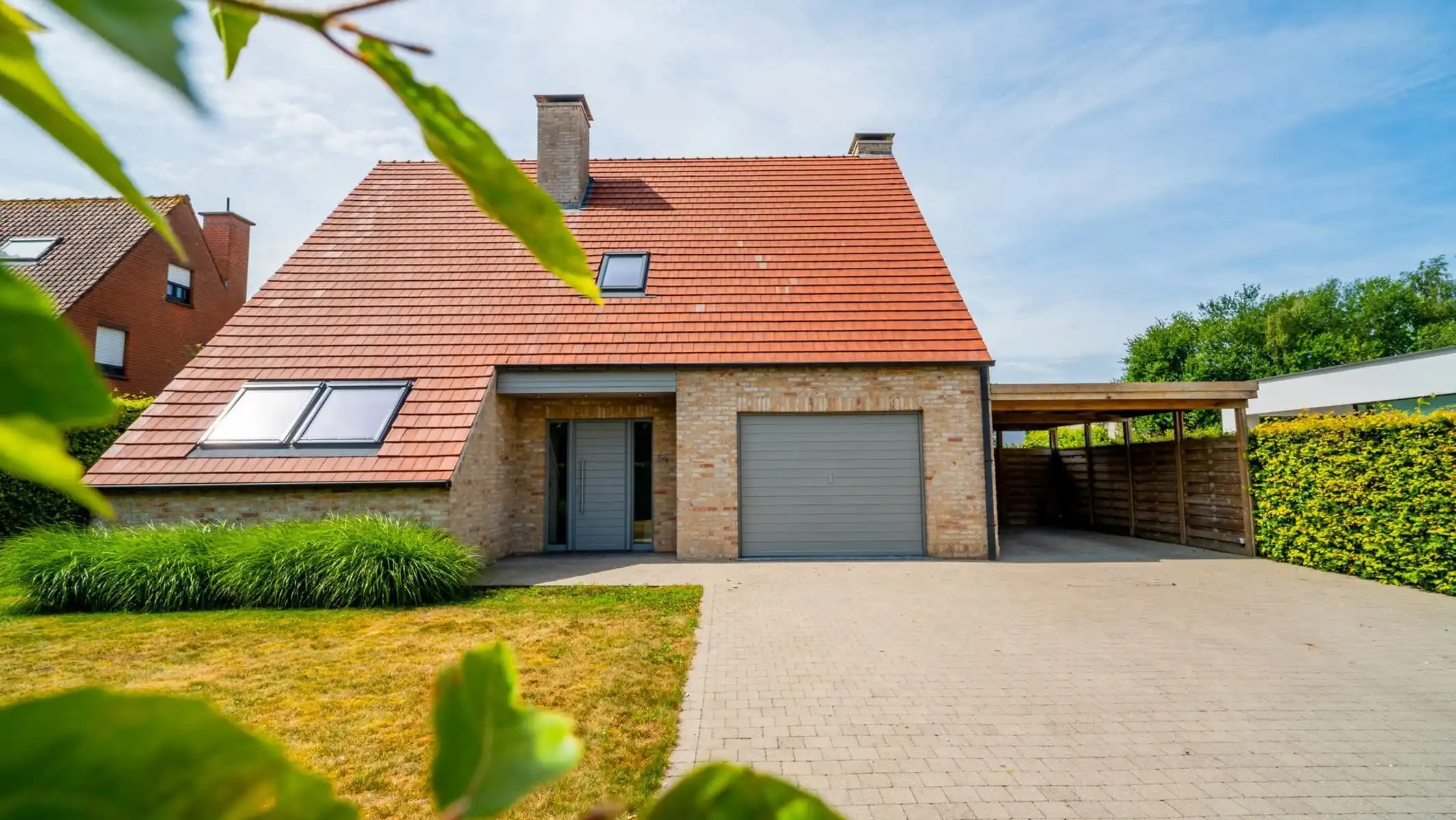 Knappe villa met zuidgerichte tuin, zwembad en poolhouse foto 4