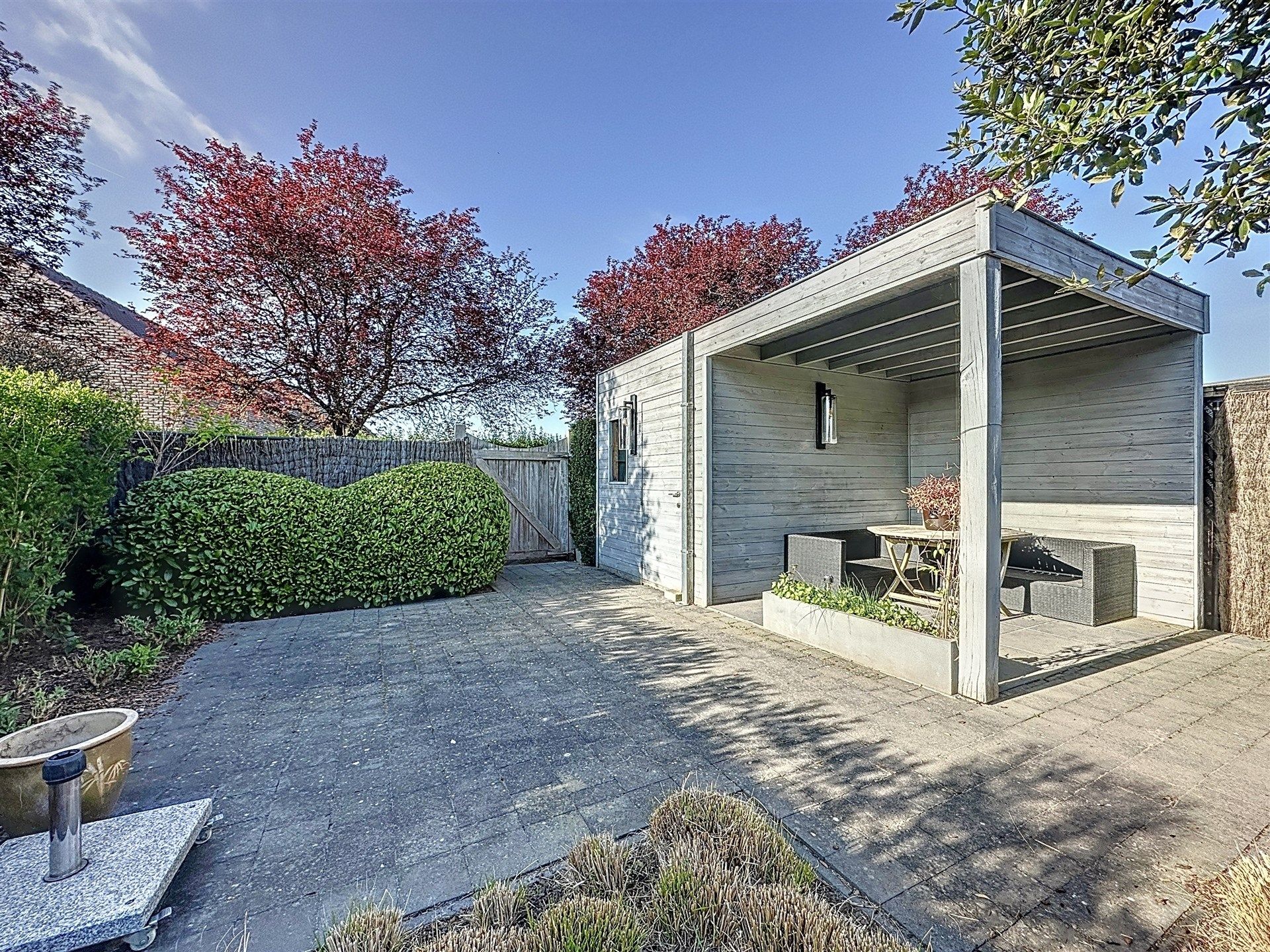 Instapklare gezinswoning met garage, 5 slaapkamers en gezellige tuin op 450m²! foto 5