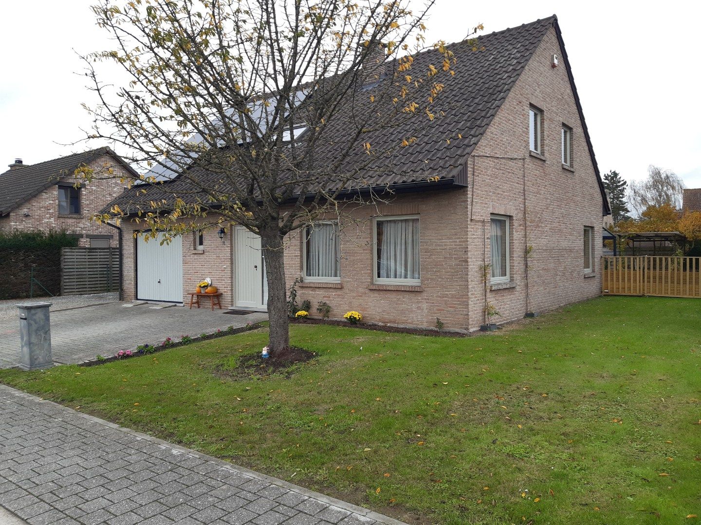 Rustig wonen in t groen. foto {{pictureIndex}}
