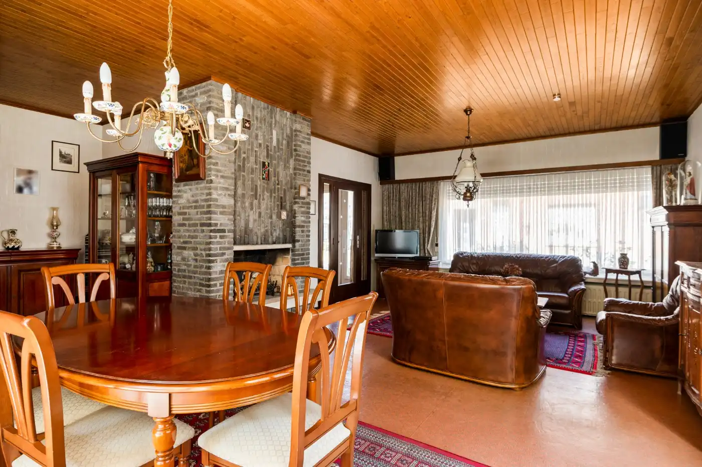Te renoveren woning met 3 slpk., garage en tuintje foto 3
