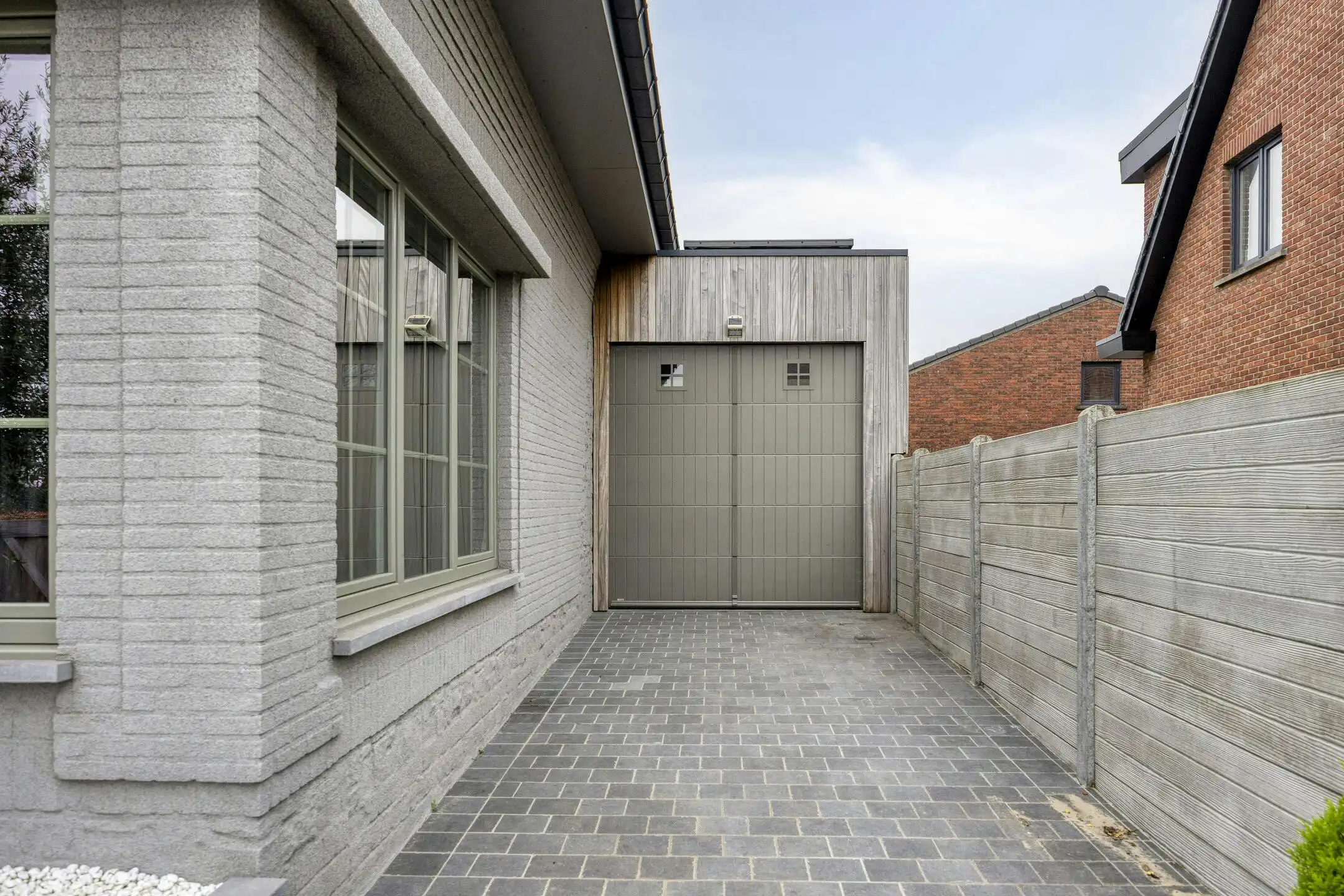 Gerenoveerd vrijstaand huis met zwembad, poolhouse en tuin foto 39