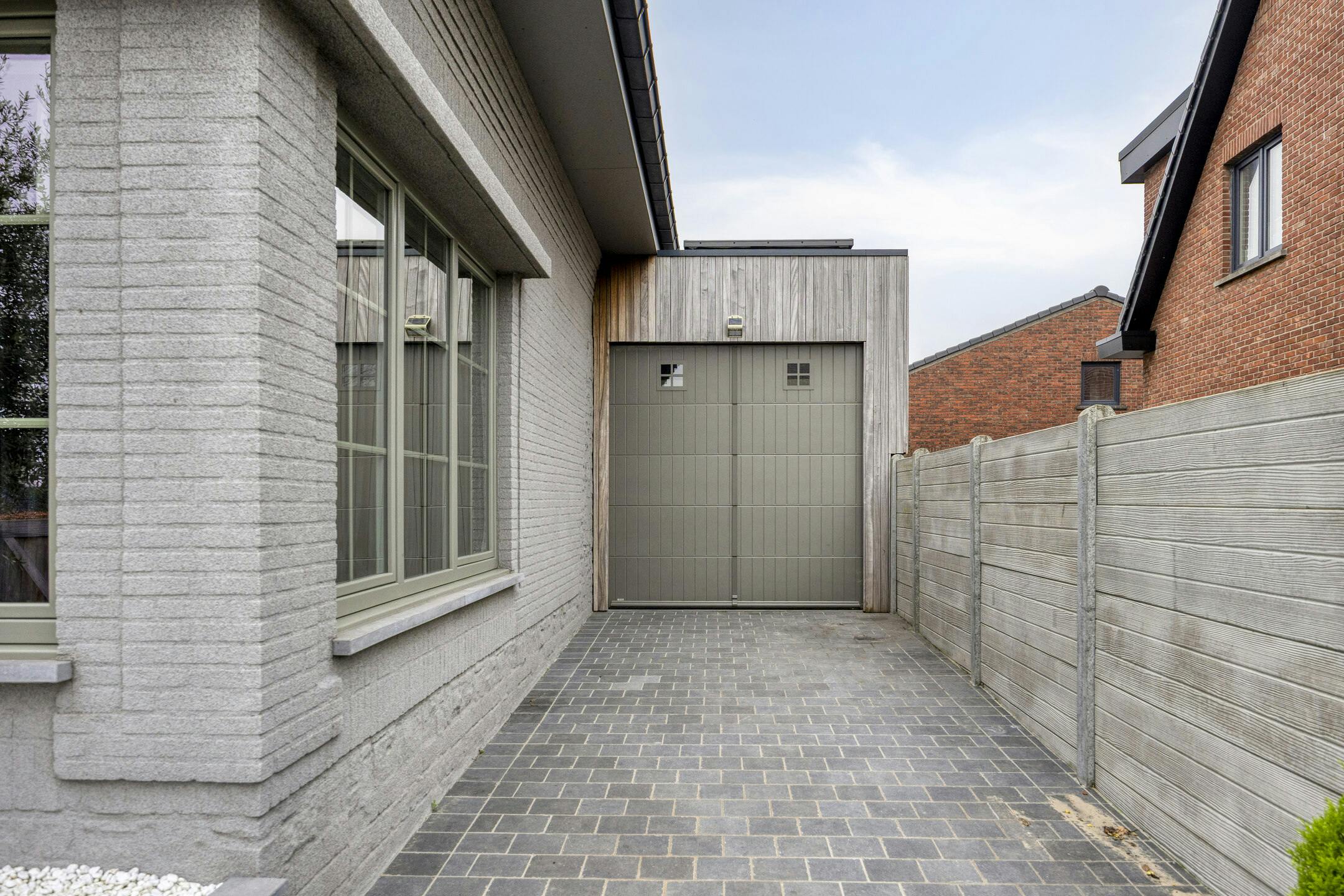 Gerenoveerd vrijstaand huis met zwembad, poolhouse en tuin foto 40