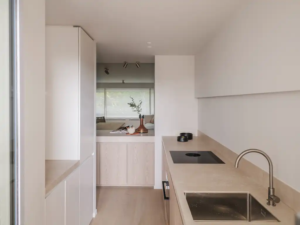 Exclusief gerenoveerd appartement met frontaal zicht op het Citadelpark foto 5