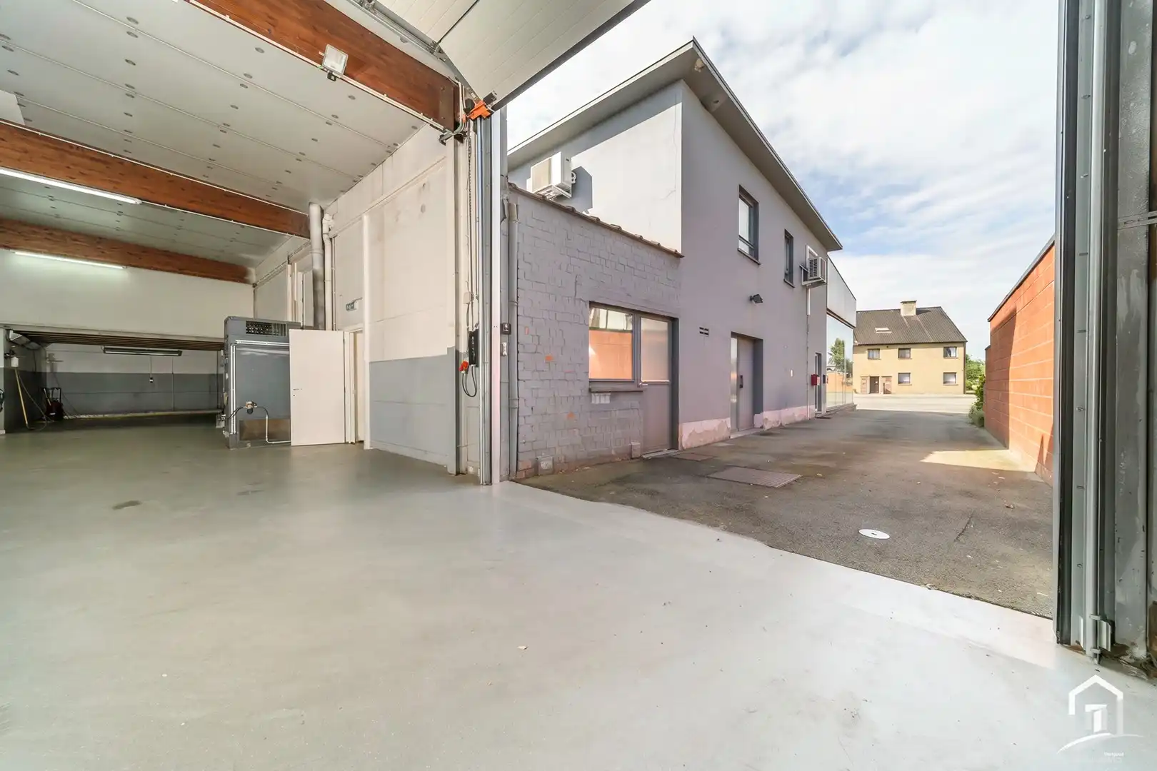 Ruim commercieel pand met showroom en magazijn op uitstekende locatie te Erembodegem foto 14
