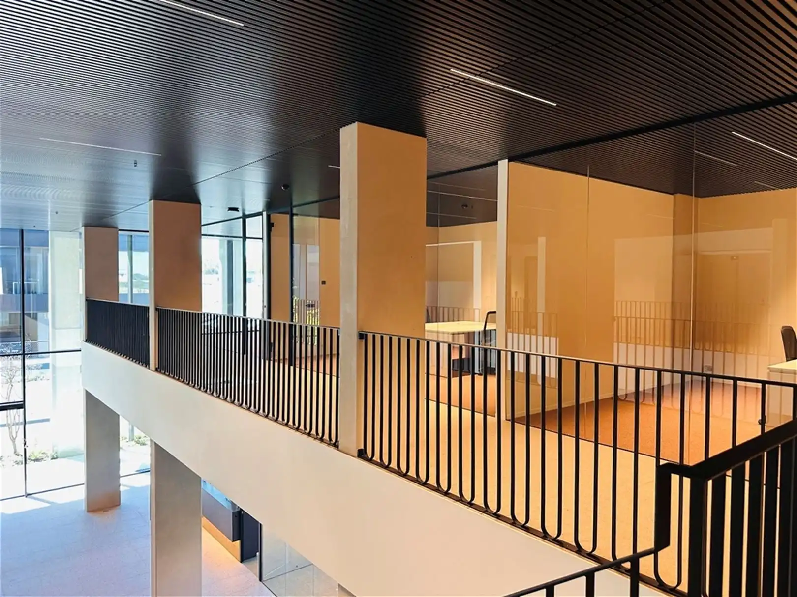 High-end nieuwbouwkantoor/showroom langsheen E17 foto 6