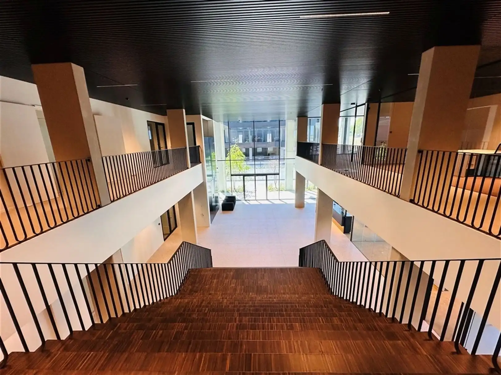 High-end nieuwbouwkantoor/showroom langsheen E17 foto 6