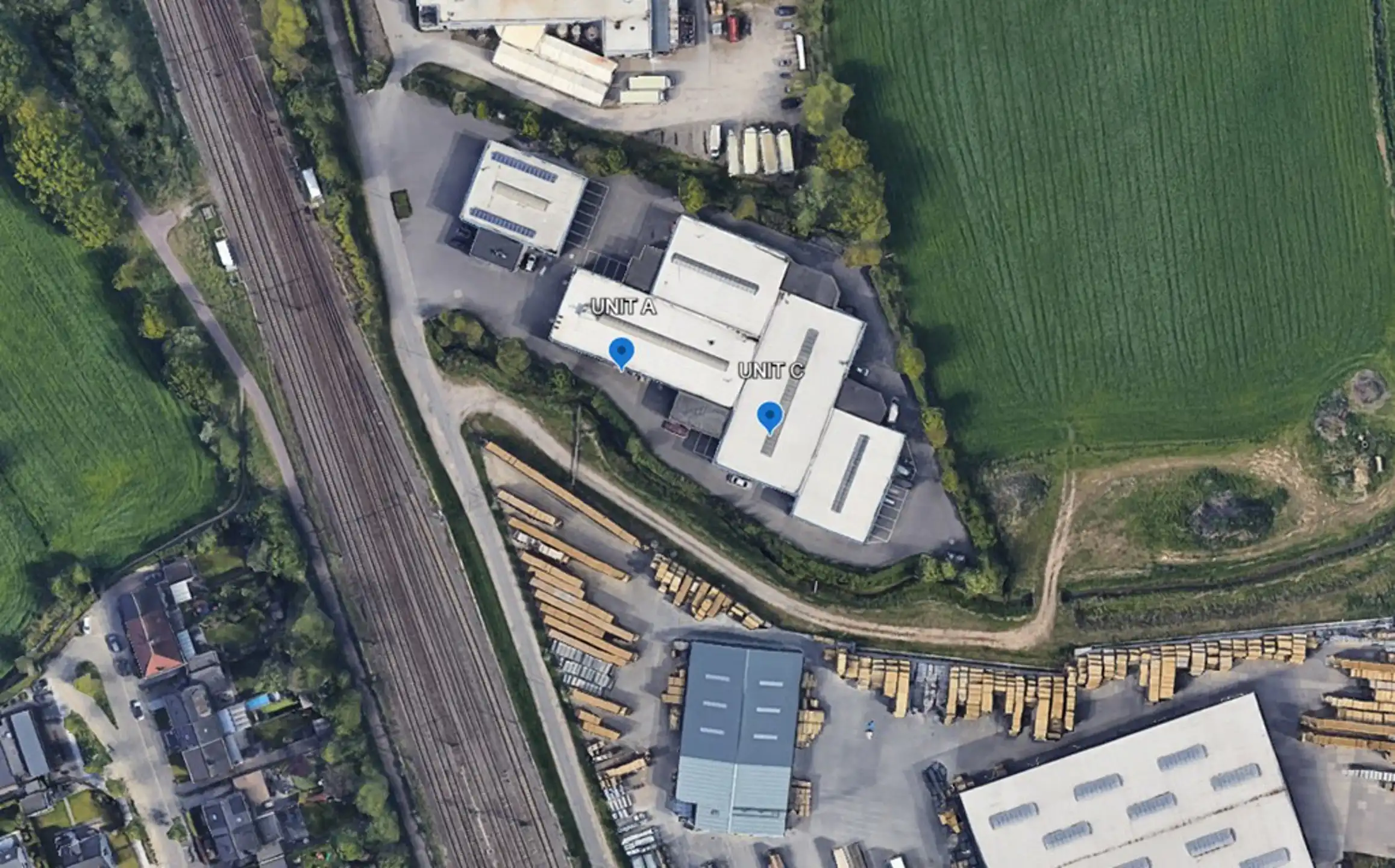 Magazijn Unit C - 880m² met kantoren te huur foto 8