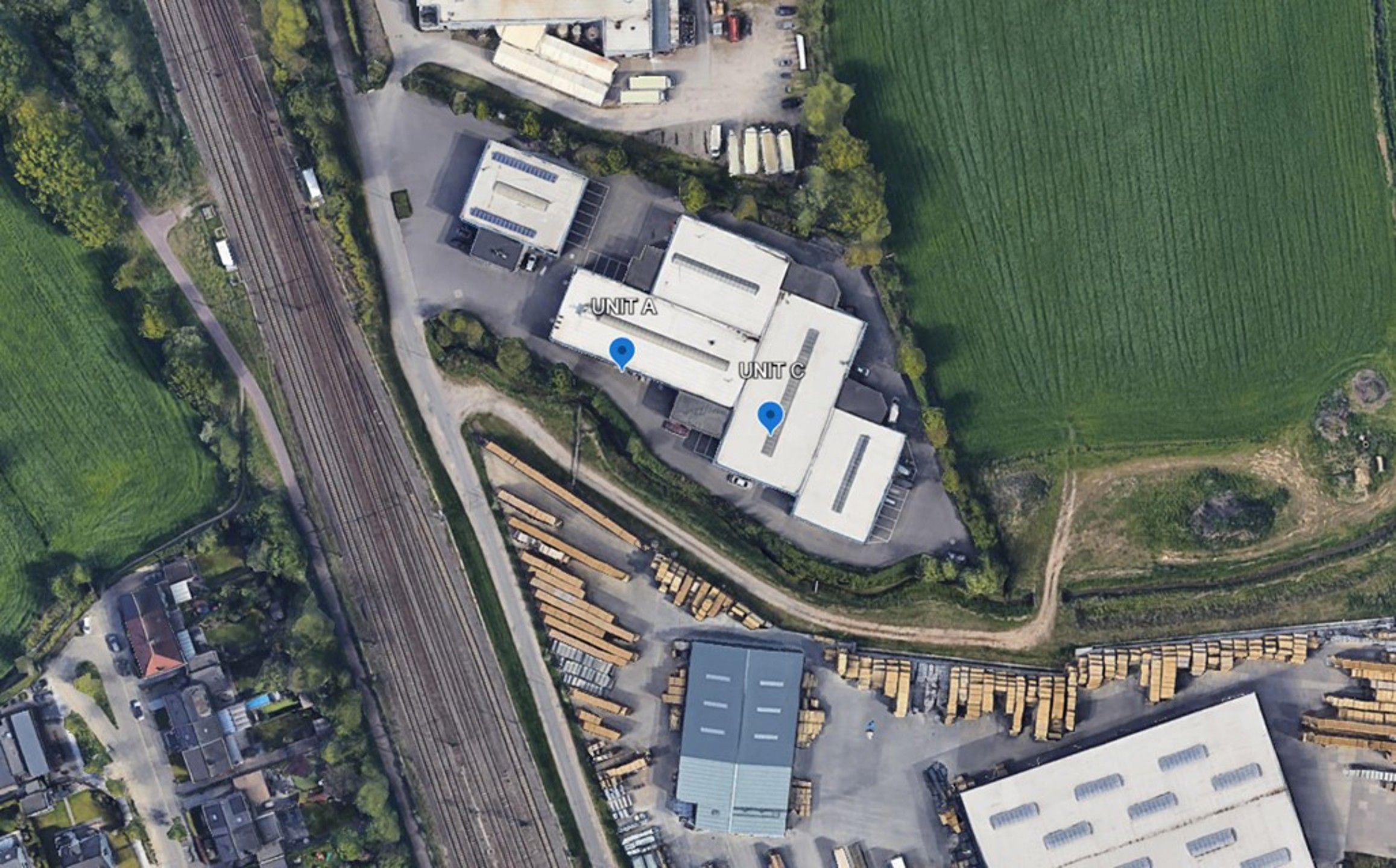 Magazijn Unit C - 880m² met kantoren te huur foto 8