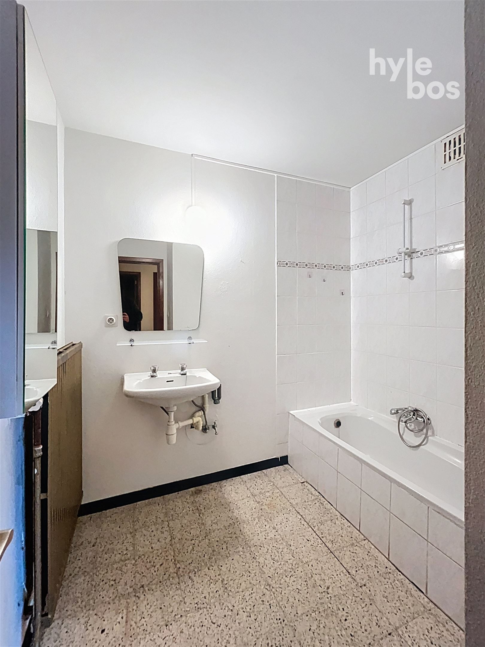 2 slaapkamer appartement met garage foto 9