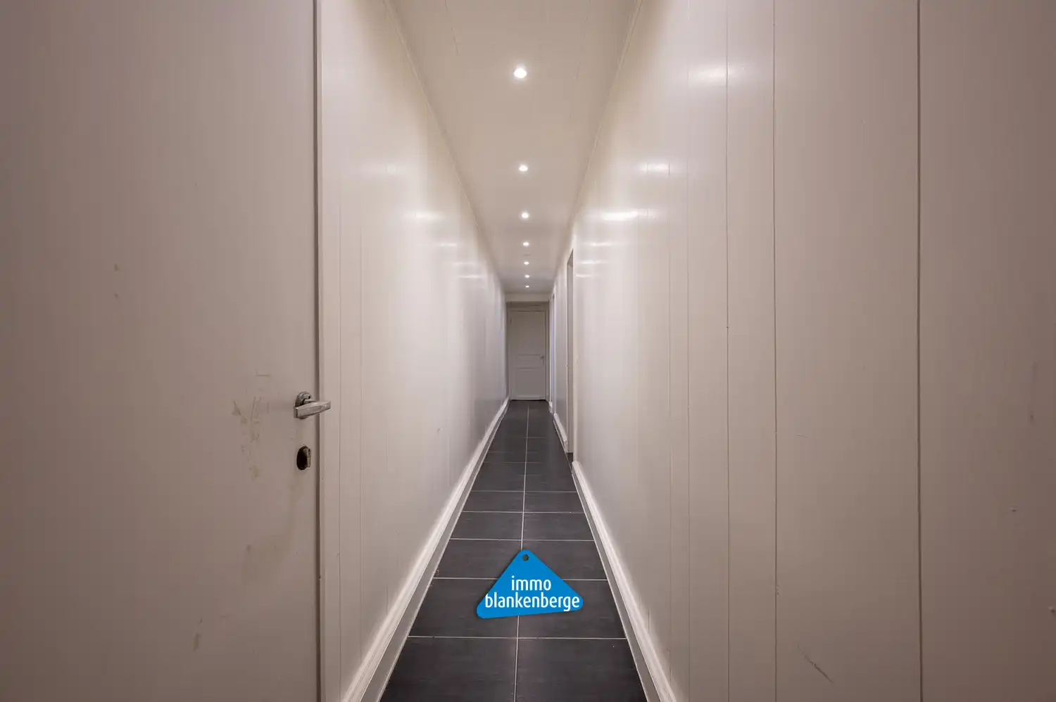 Instapklaar Appartement met Twee Slaapkamers aan de Haven van Blankenberge foto 9