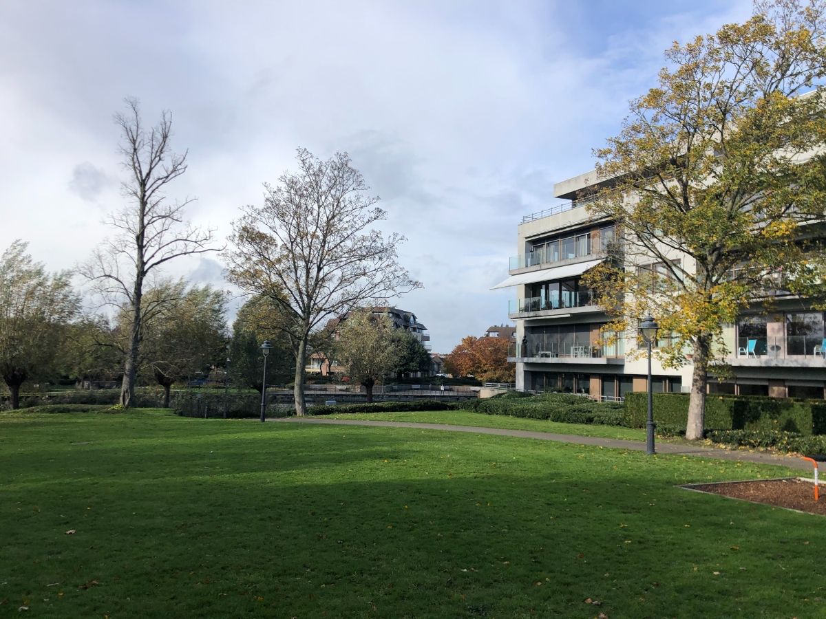 LUXE APPARTEMENT + zeer riant zongericht terras, dubbele garage & (wijn)kelder foto 7