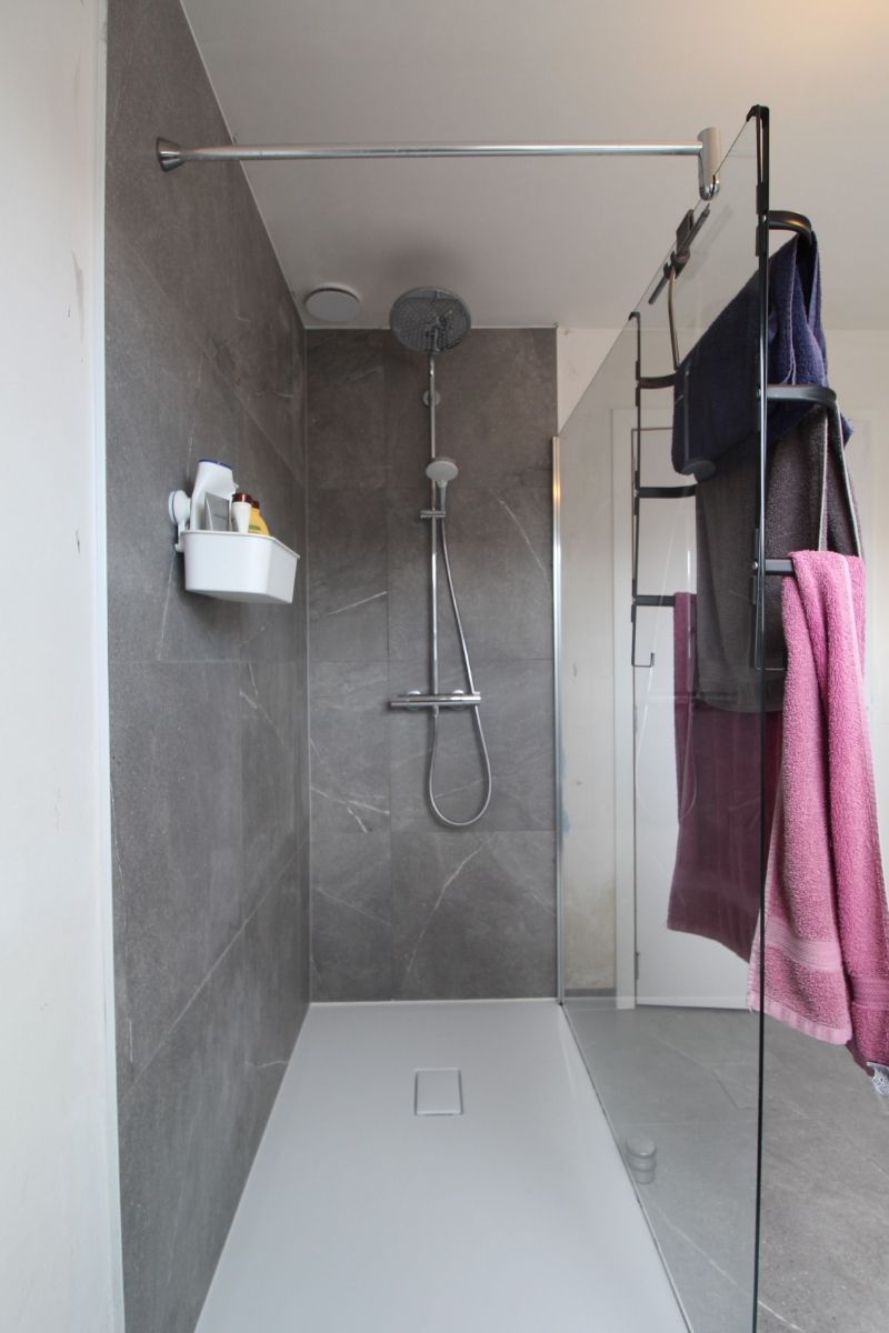 Recente hoekwoning bij centrum Poperinge foto 12