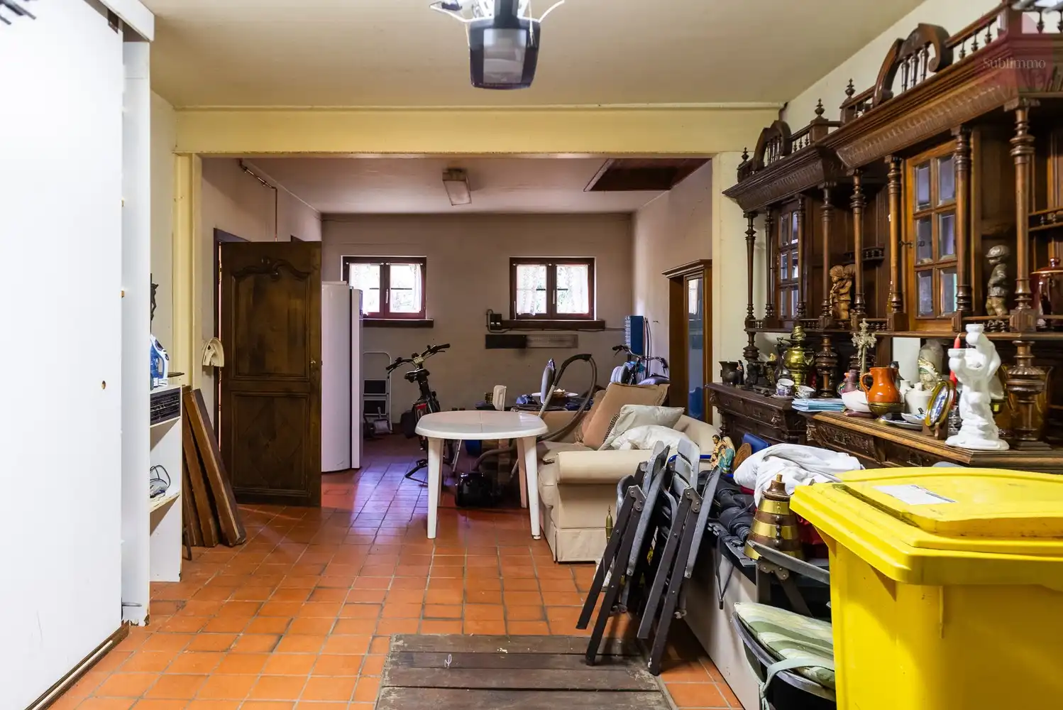 Ruime gezinswoning met 6 slaapkamers op een uitzonderlijk groot perceel van 21a 73ca foto 12