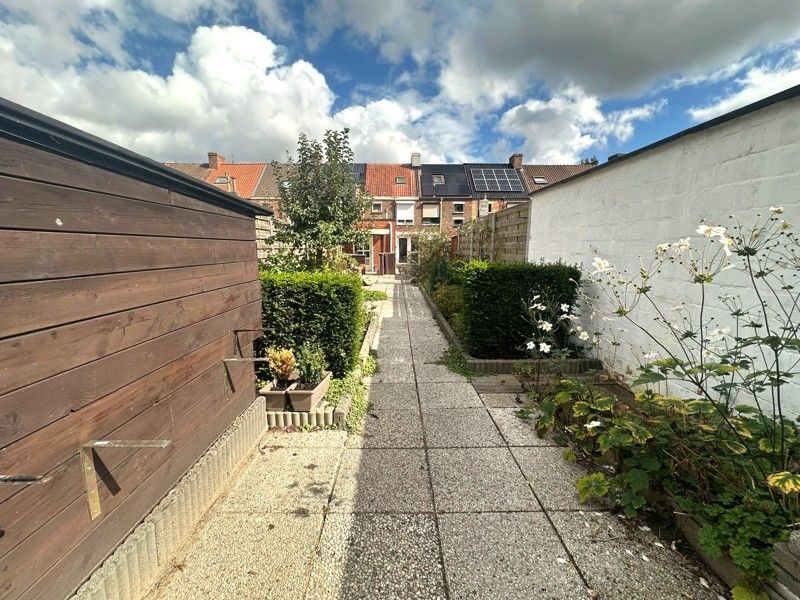 Gezinswoning met 3 slaapkamers in hartje Sint-Andries! foto 10