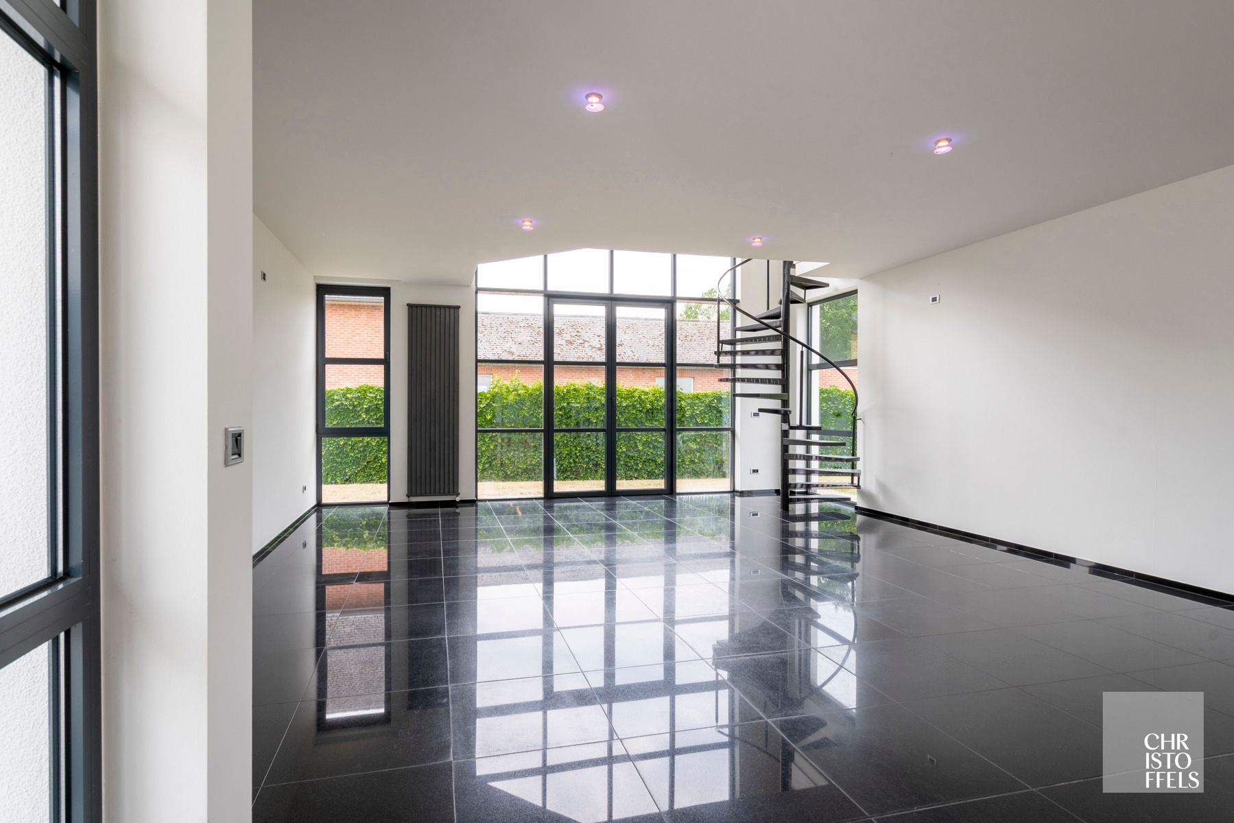 Tijdloze villa (405 m²) met zwembad, magazijn en weiland op 4.858 m²! foto 9