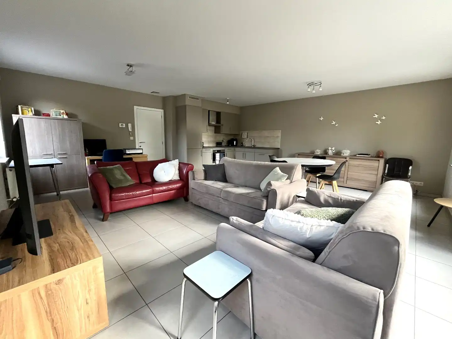 Comfortabel 2-slpk appartement met terras en garage foto 6