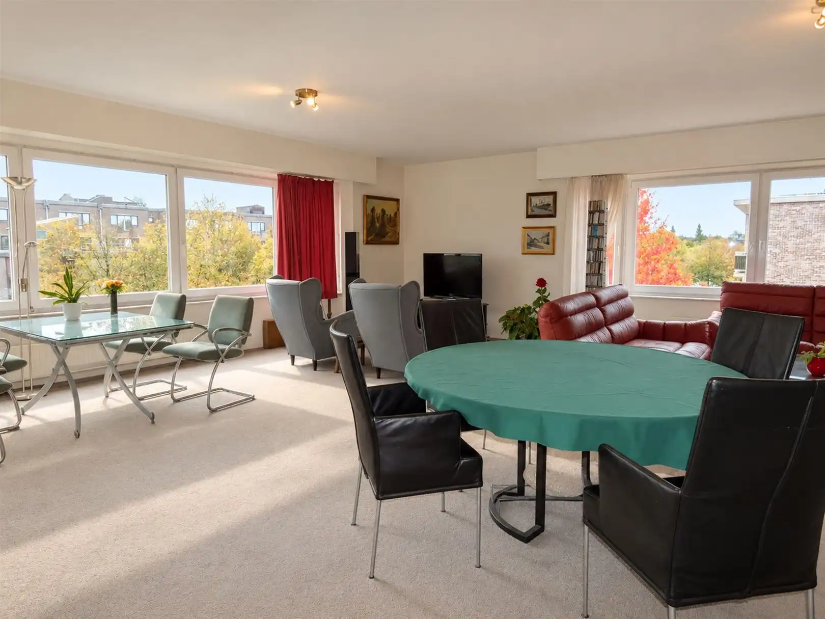 Ruim en lichtrijk appartement met 3 slaapkamers en twee terrassen op een toplocatie in Brasschaat foto 2