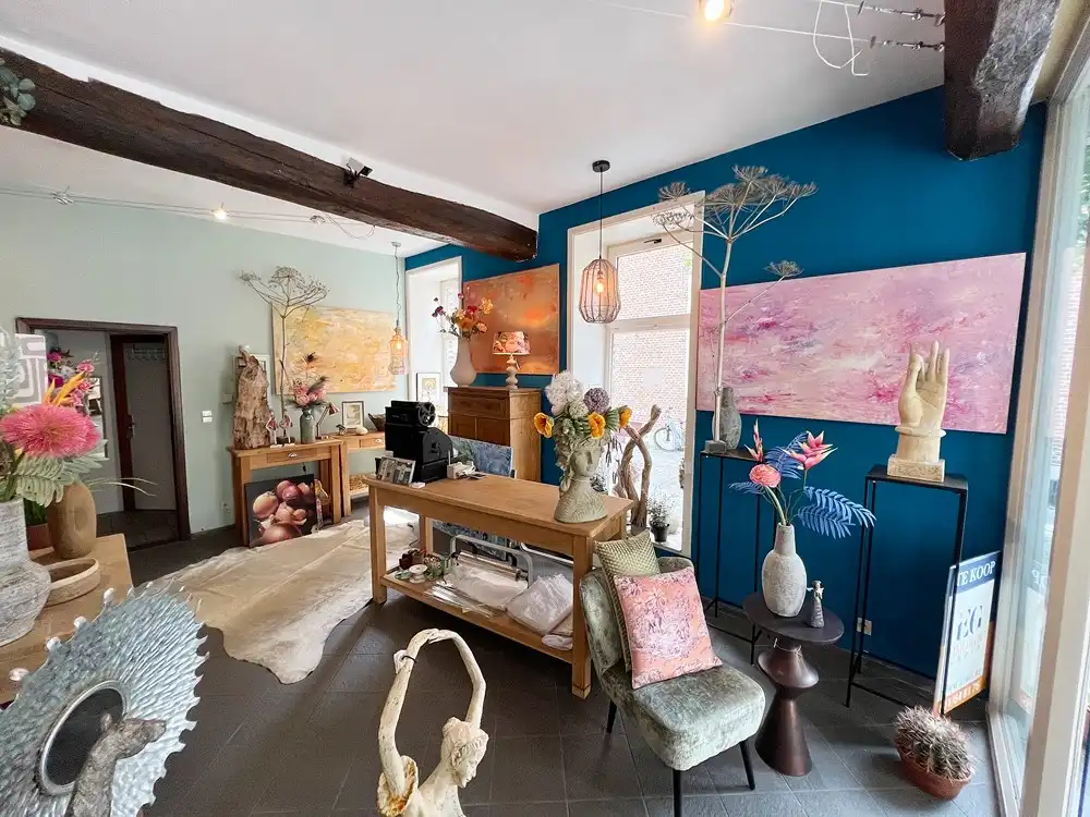 Ruim handelsgelijkvloers in historisch pand in het centrum van Maaseik foto 5