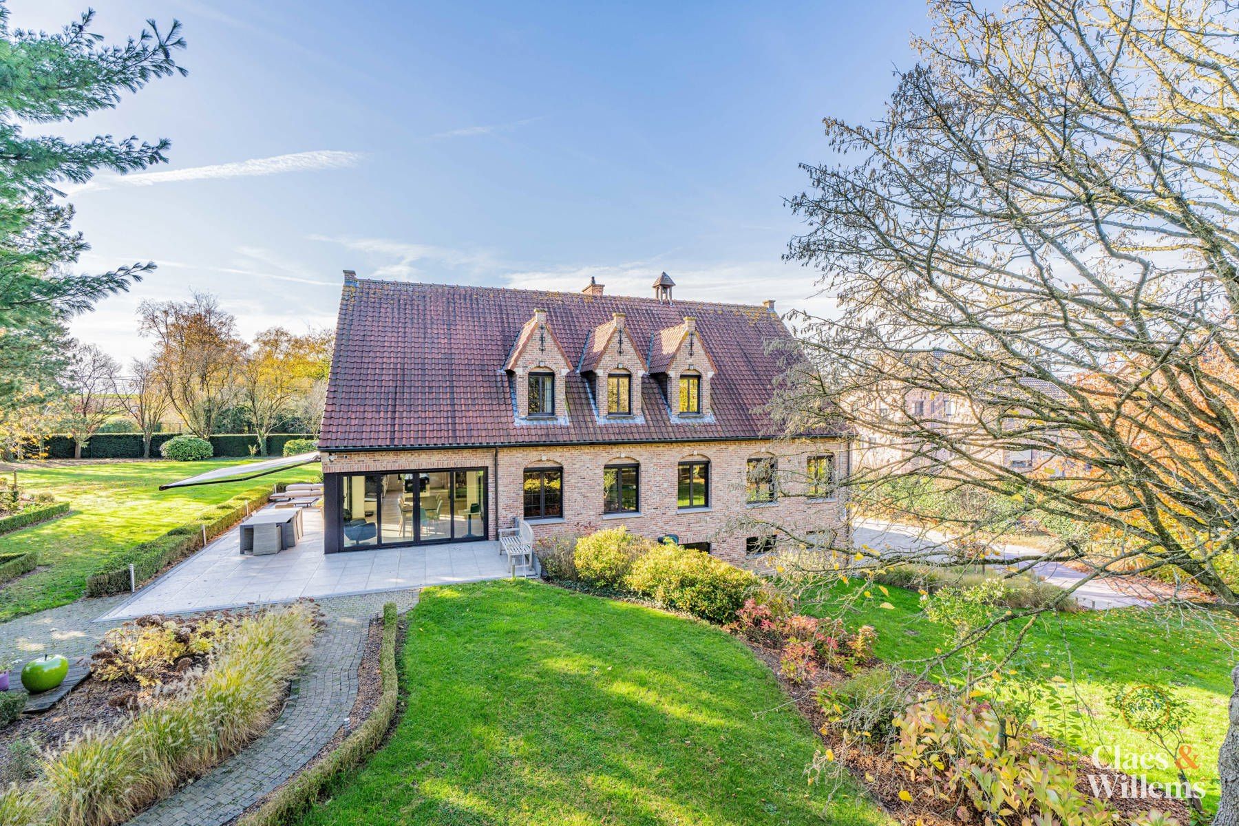 Ruime gezinswoning met praktijk- of kantoorruimte foto 2