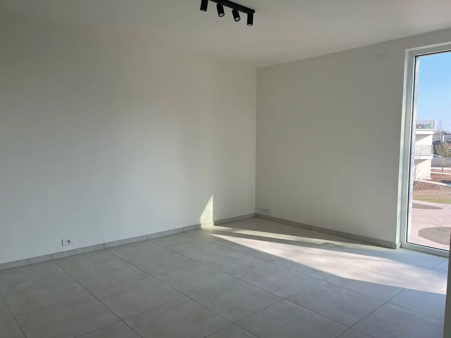 Prachtig nieuwbouwappartement met 2 slaapkamers. foto 5