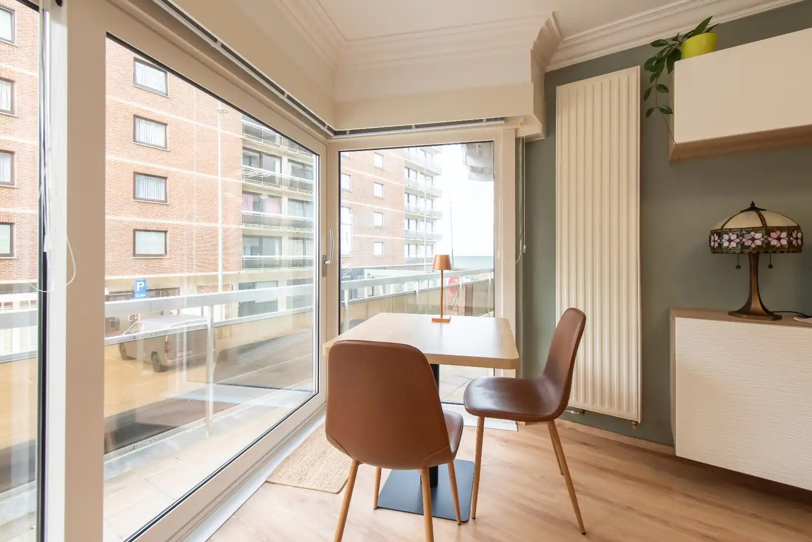 Volledig vernieuwd appartement met zijdelings zicht op zee met EPC A-label! foto {{pictureIndex}}