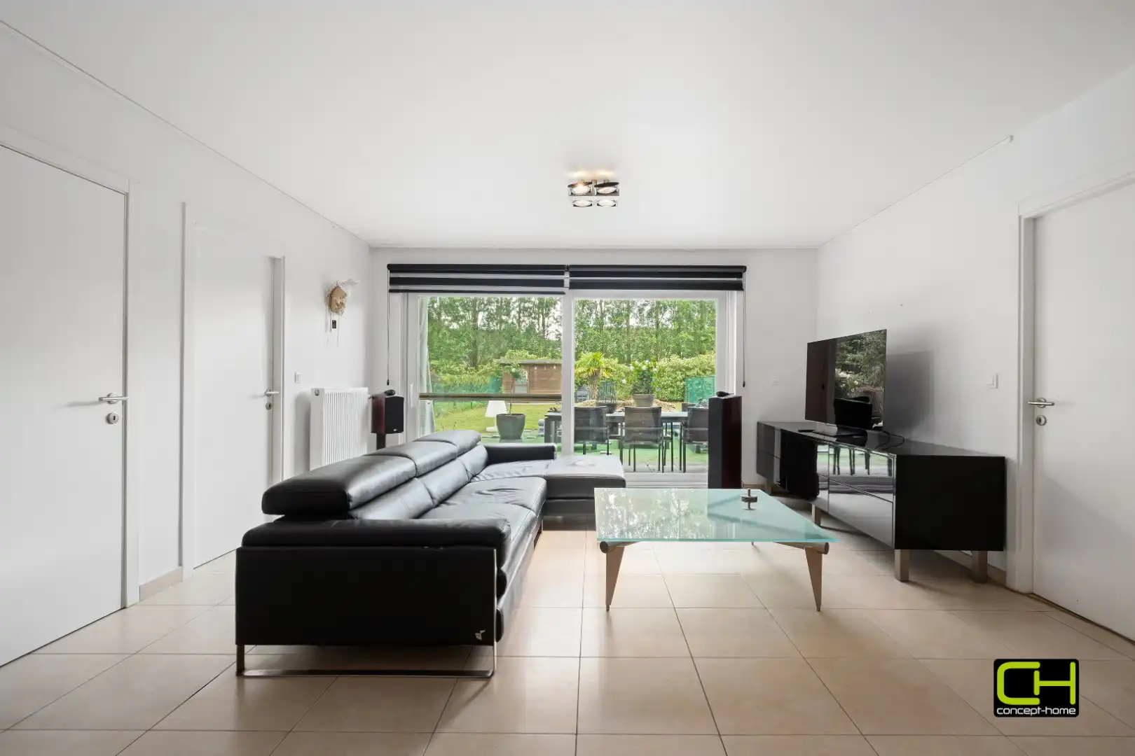 Gelijkvloers energiezuinig appartement met privé tuin en twee slaapkamers foto 2
